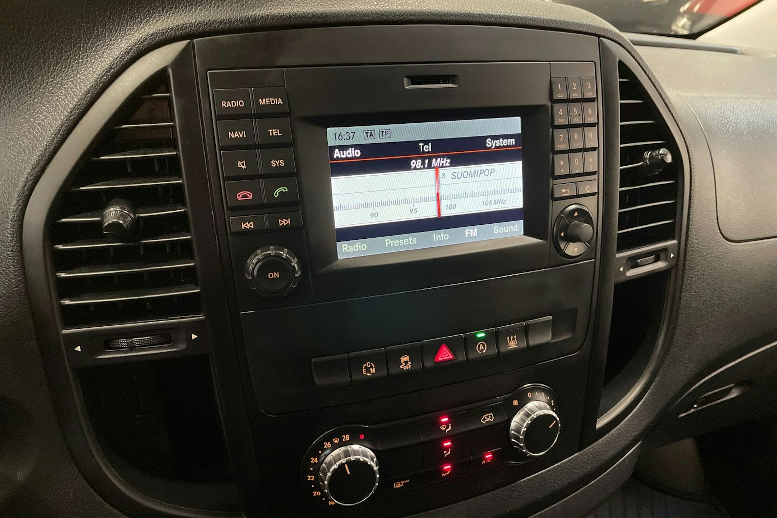 harmaa Mercedes-Benz Vito 2019 kuva 26.