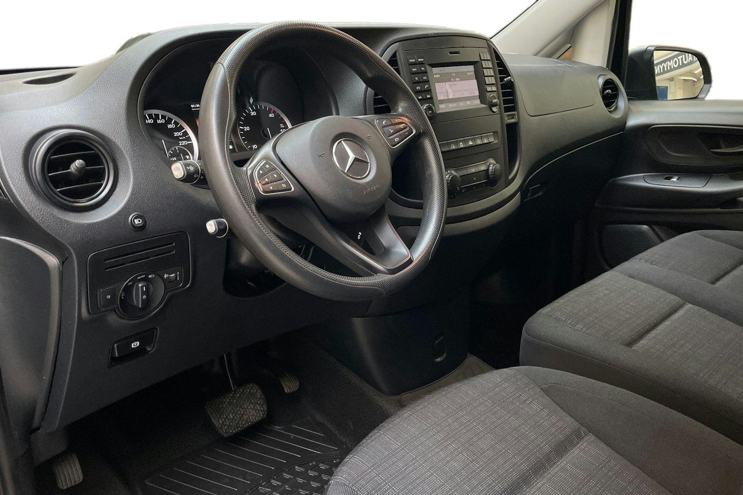 musta Mercedes-Benz Vito 2019 kuva 7.