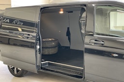 musta Mercedes-Benz Vito 2019 kuva 13.