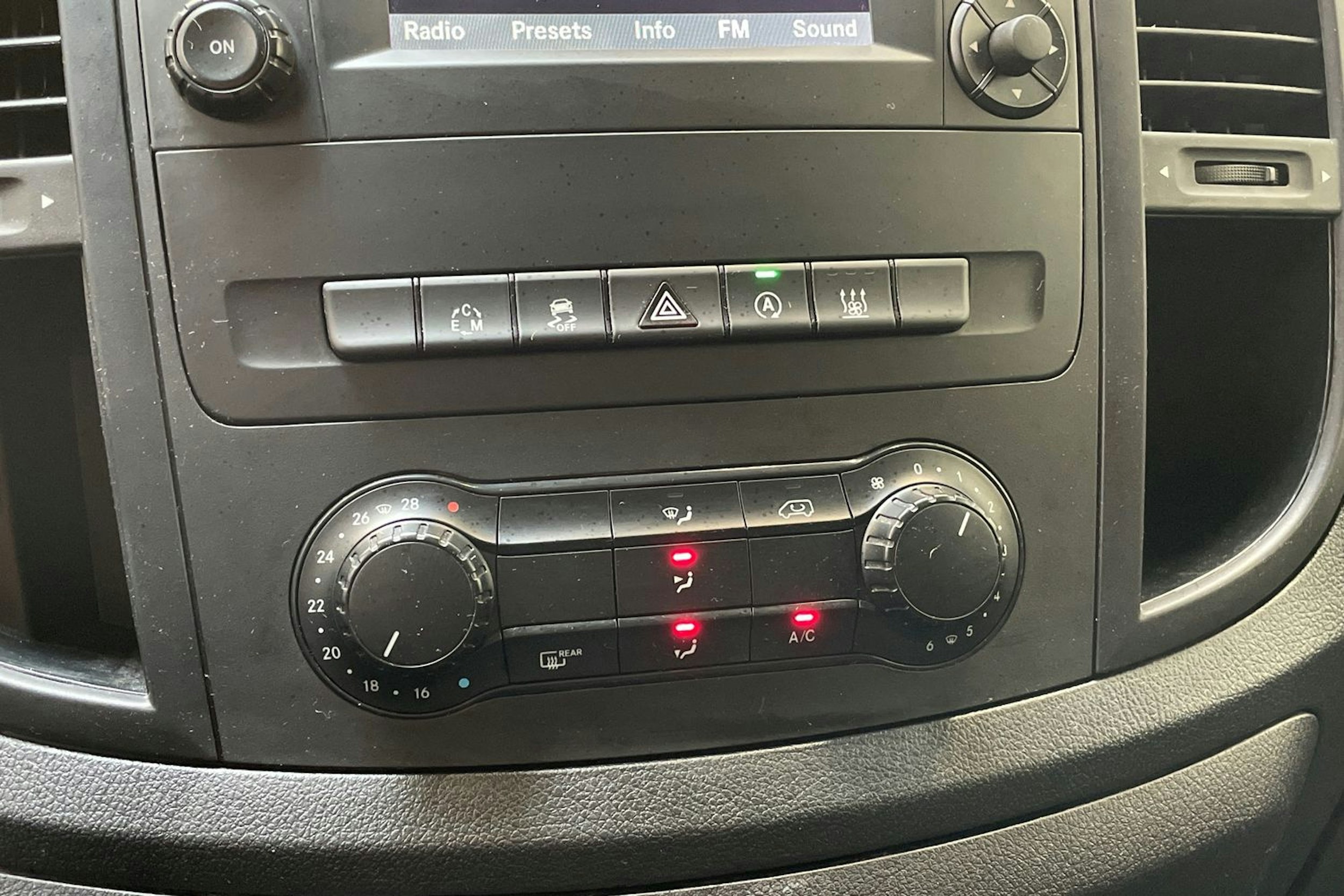 musta Mercedes-Benz Vito 2019 kuva 18.