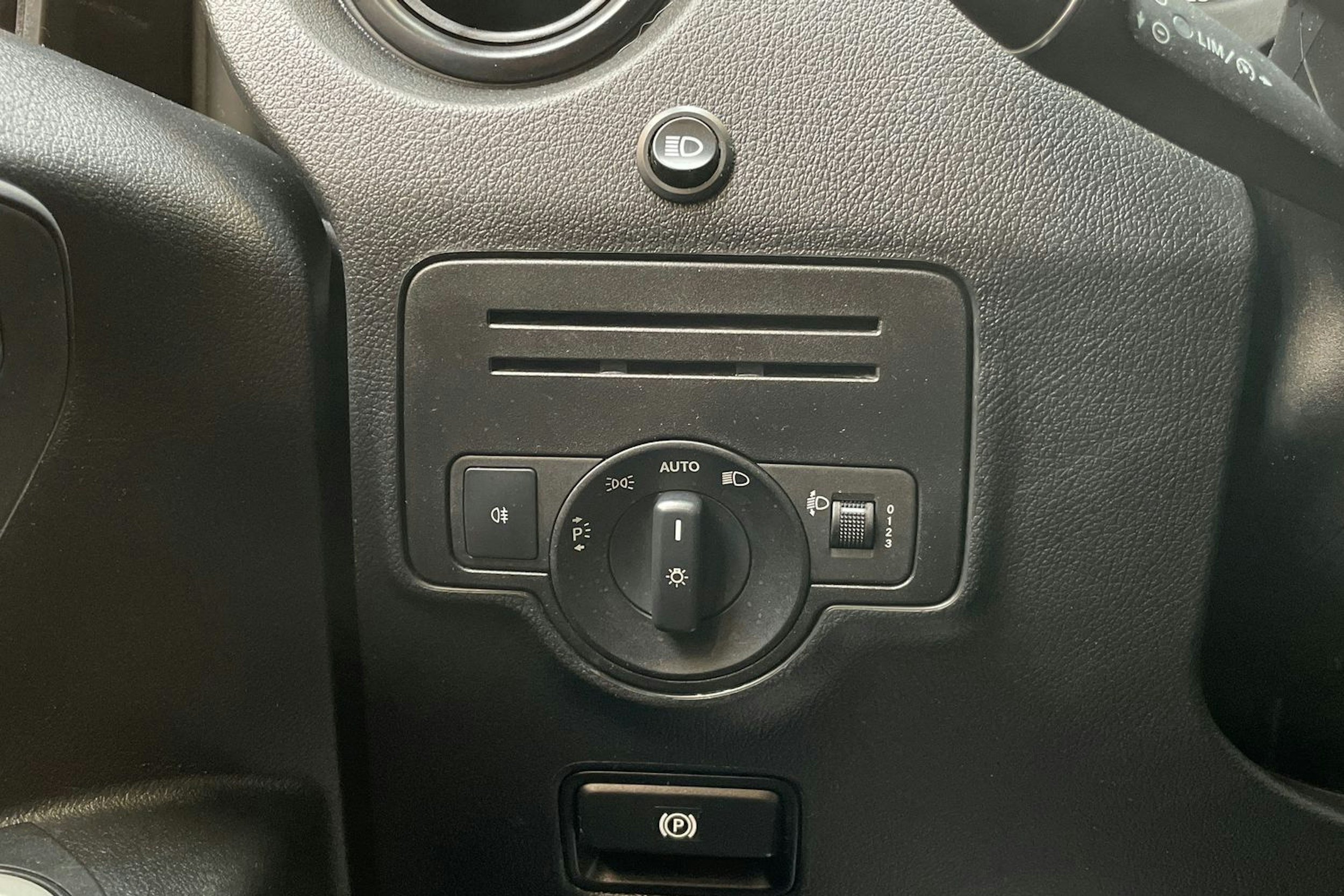 musta Mercedes-Benz Vito 2019 kuva 19.