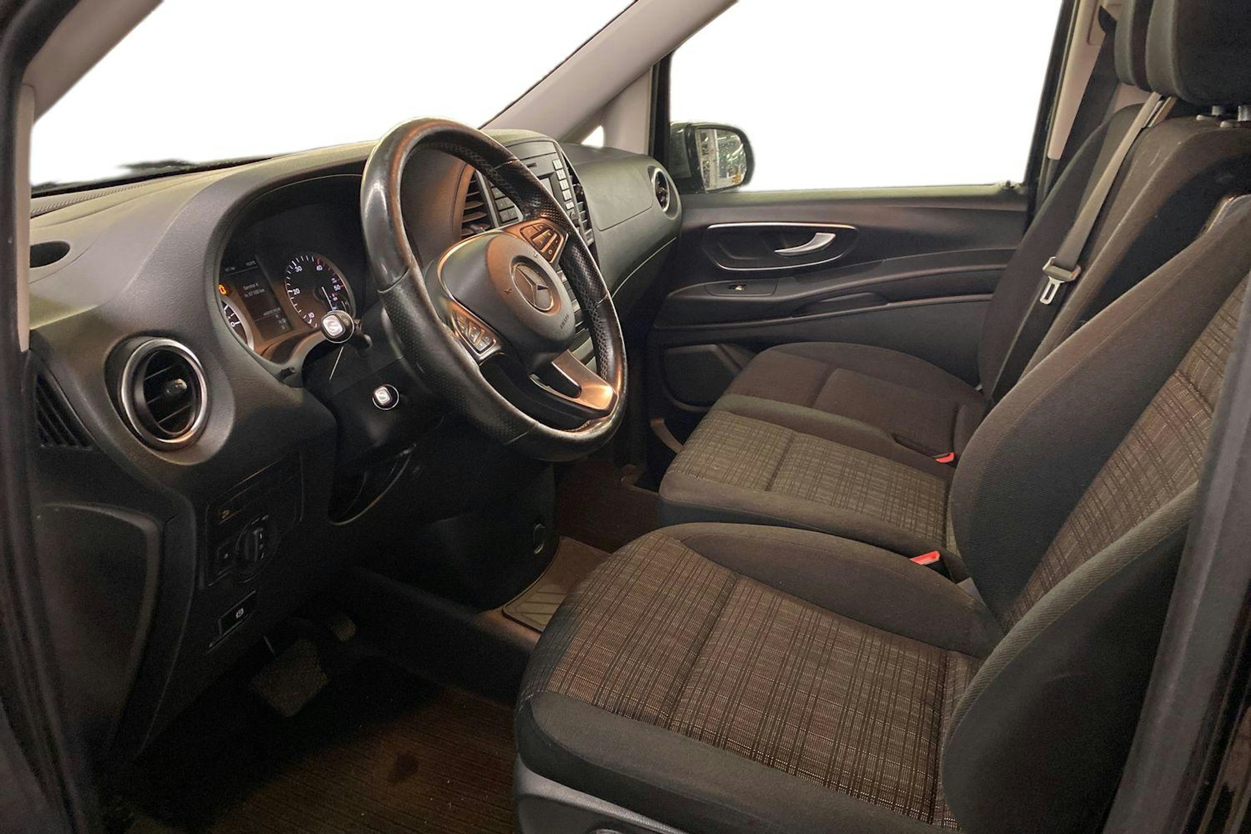 musta Mercedes-Benz Vito 2019 kuva 3.