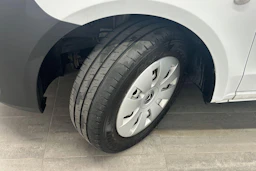 valkoinen Mercedes-Benz Vito 2019 kuva 9.