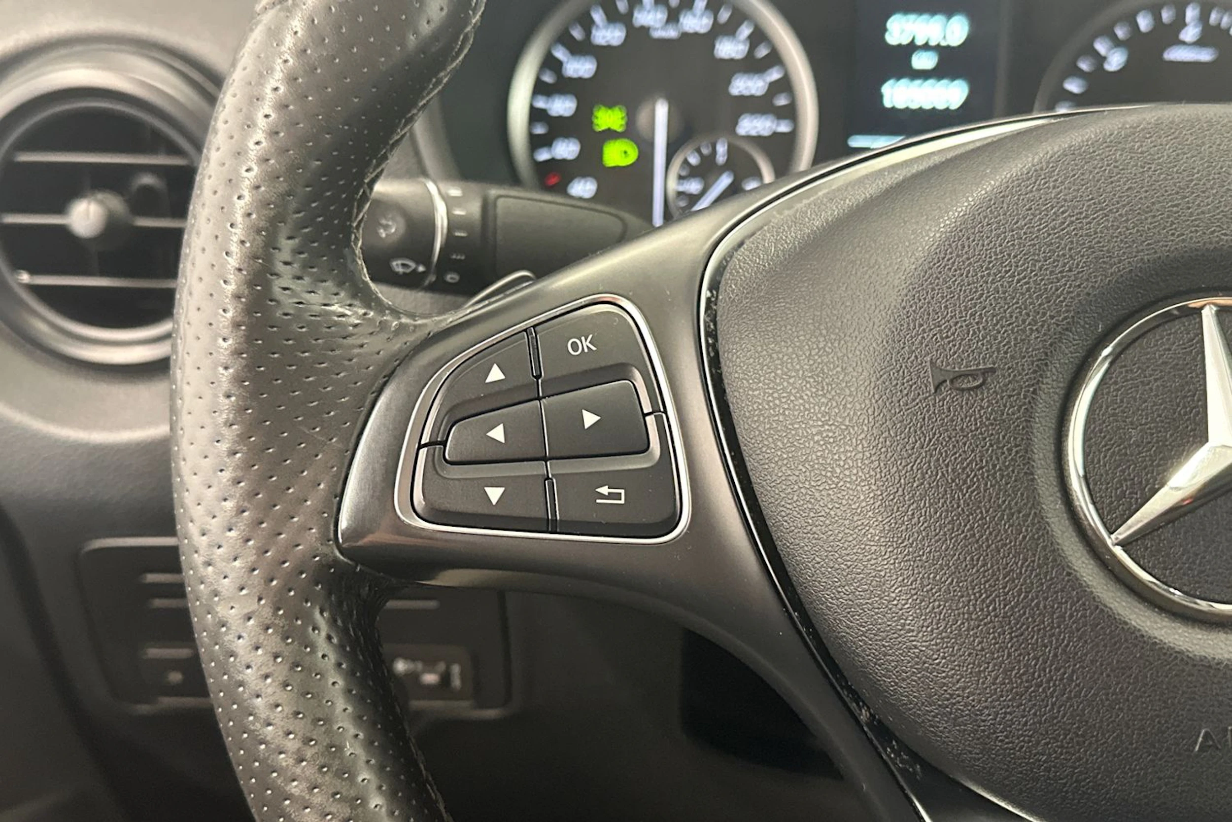 valkoinen Mercedes-Benz Vito 2019 kuva 11.
