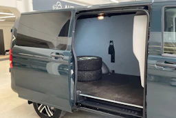 vihreä Mercedes-Benz Vito 2019 kuva 12.