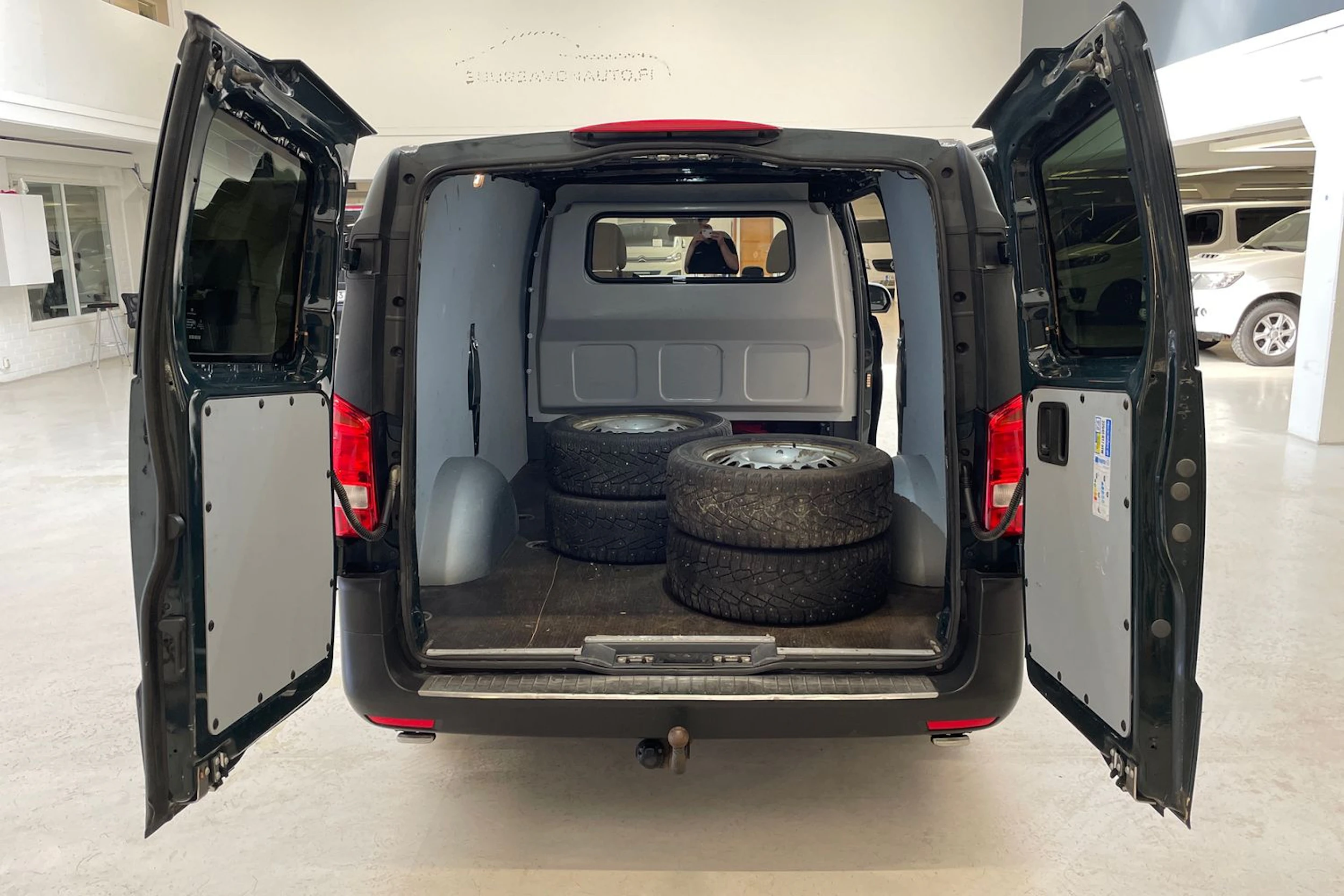 vihreä Mercedes-Benz Vito 2019 kuva 15.