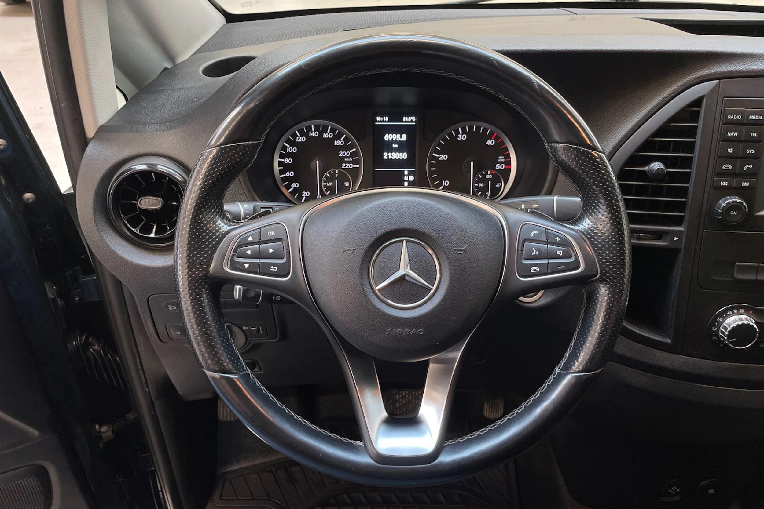 vihreä Mercedes-Benz Vito 2019 kuva 18.