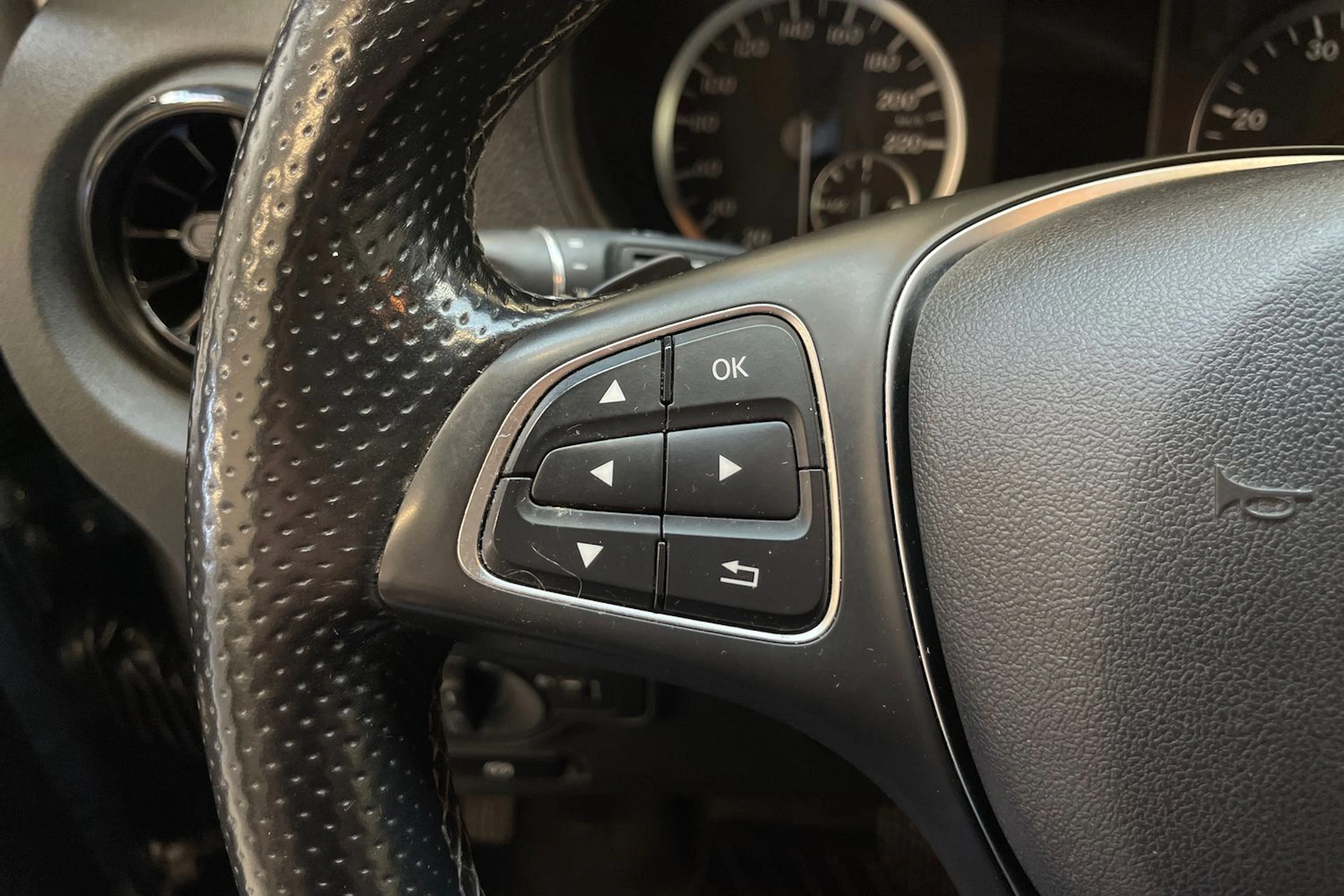 vihreä Mercedes-Benz Vito 2019 kuva 19.