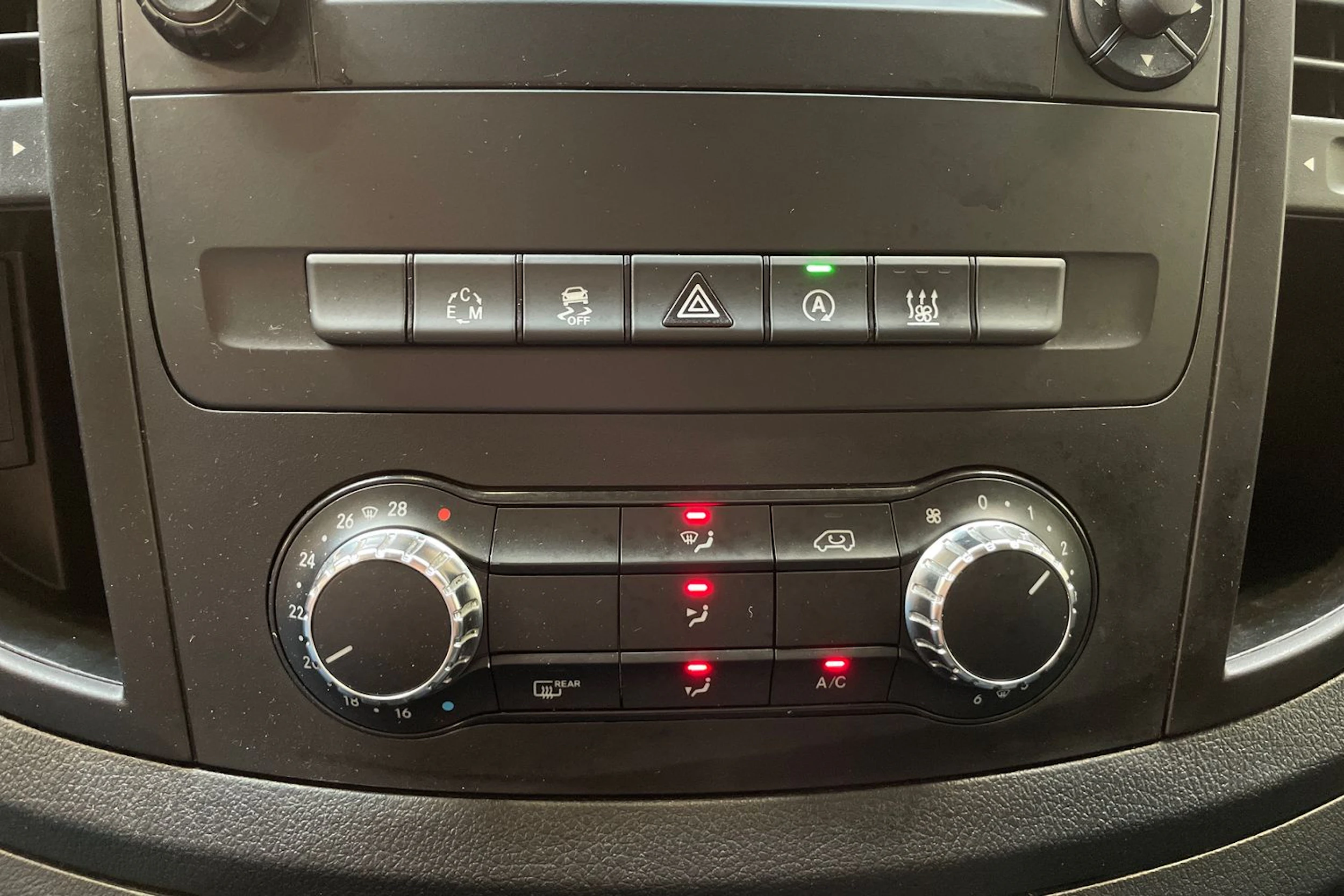 vihreä Mercedes-Benz Vito 2019 kuva 27.