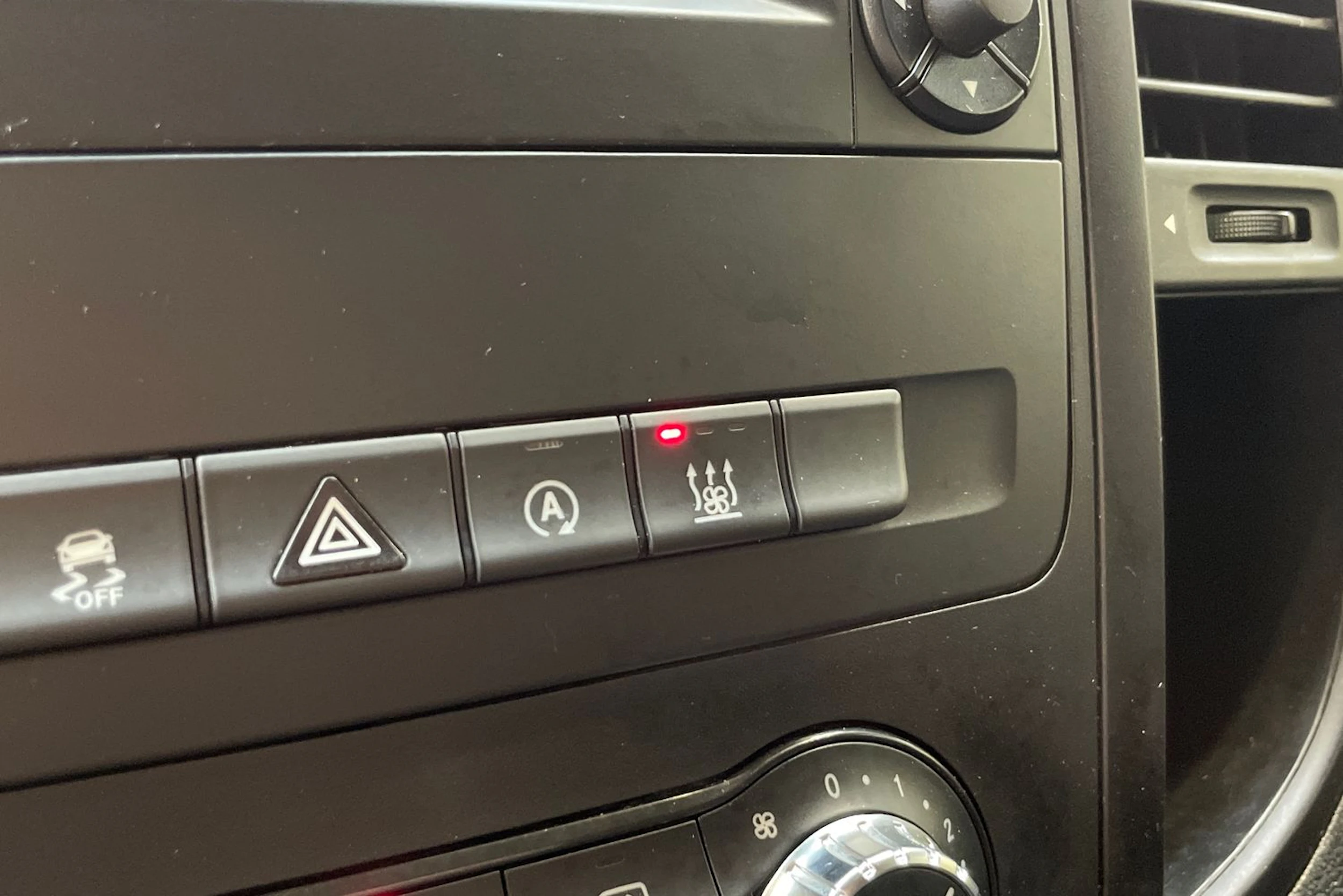 vihreä Mercedes-Benz Vito 2019 kuva 28.