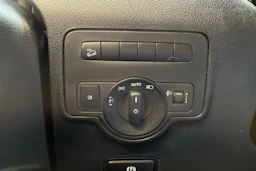 vihreä Mercedes-Benz Vito 2019 kuva 29.
