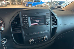 valkoinen Mercedes-Benz Vito 2019 kuva 4.