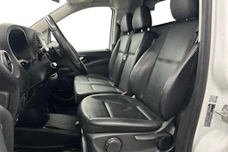 valkoinen Mercedes-Benz Vito 2019 kuva 8.
