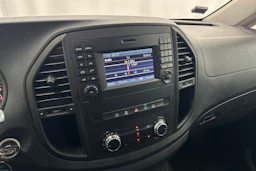 valkoinen Mercedes-Benz Vito 2019 kuva 15.