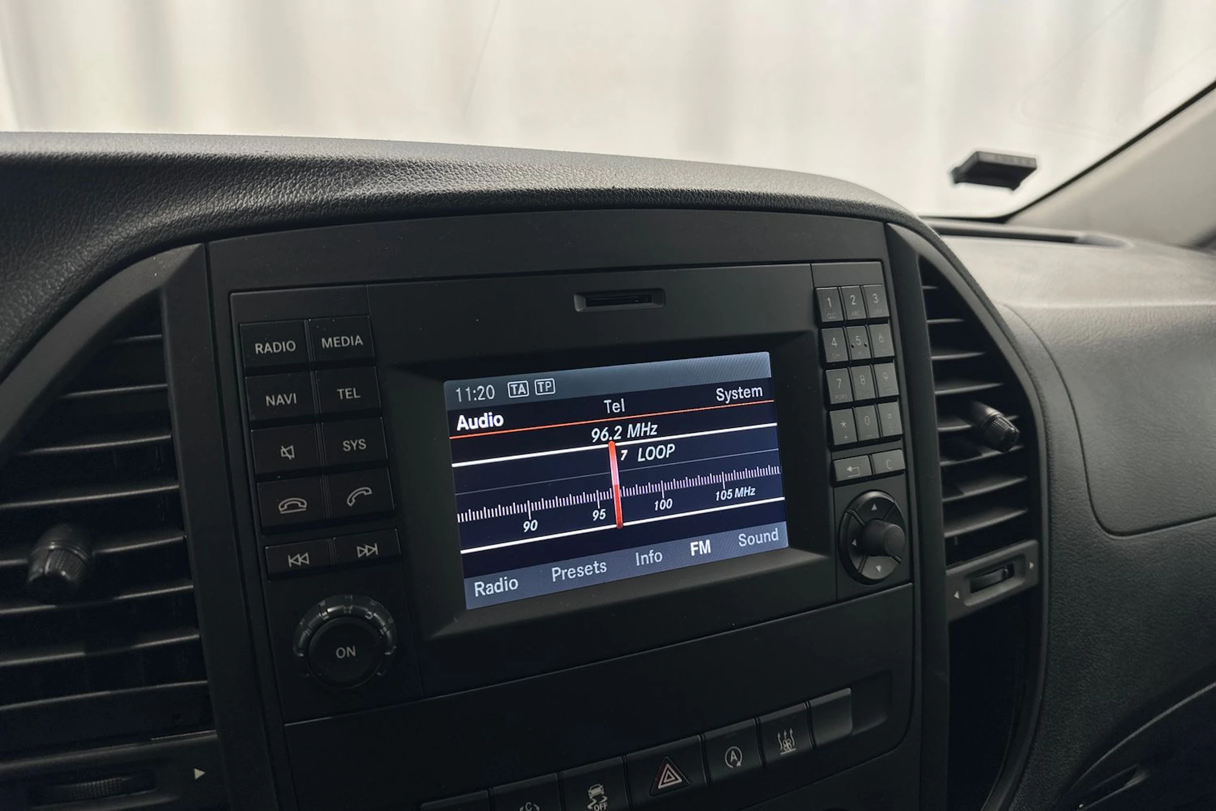 valkoinen Mercedes-Benz Vito 2019 kuva 16.