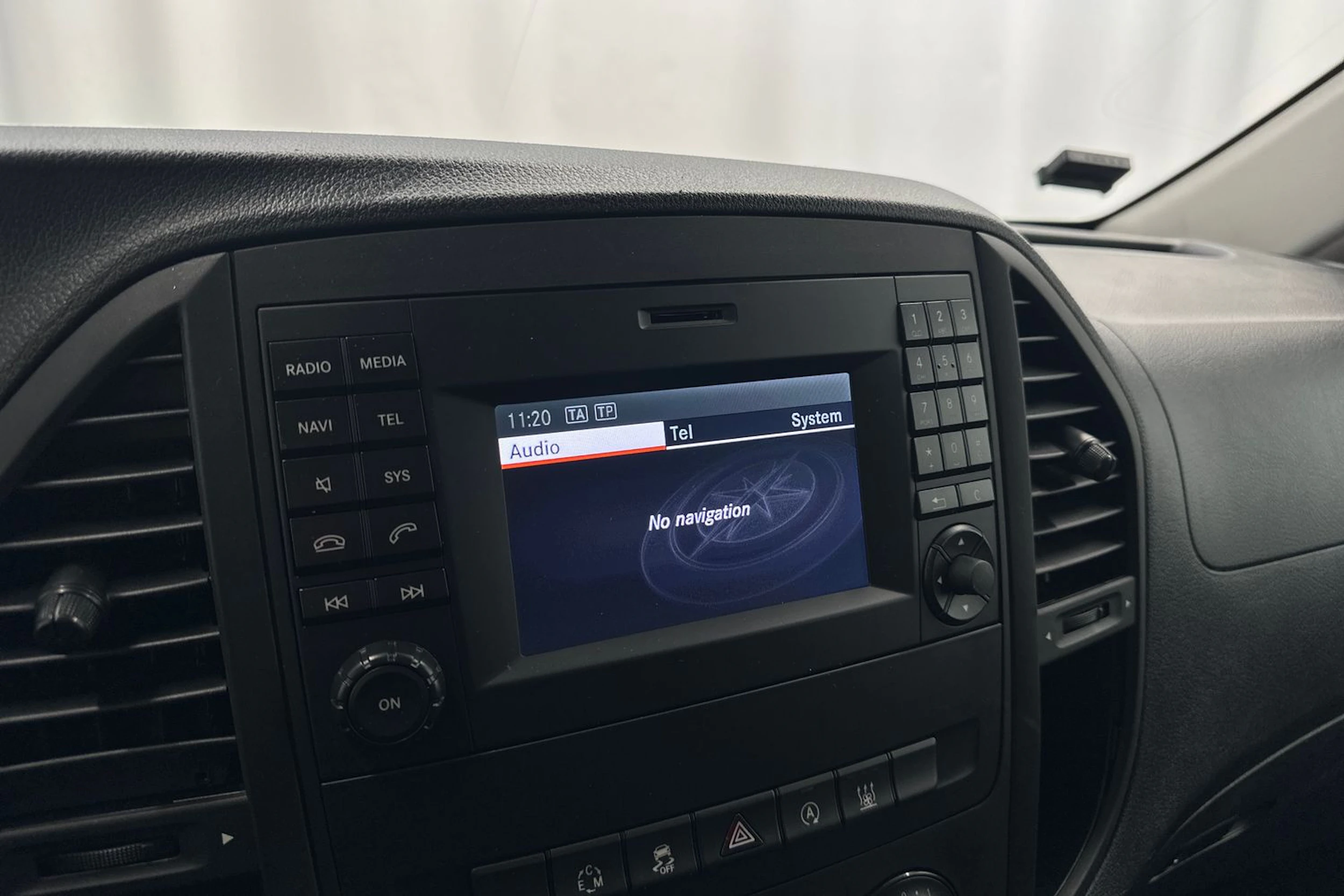 valkoinen Mercedes-Benz Vito 2019 kuva 17.