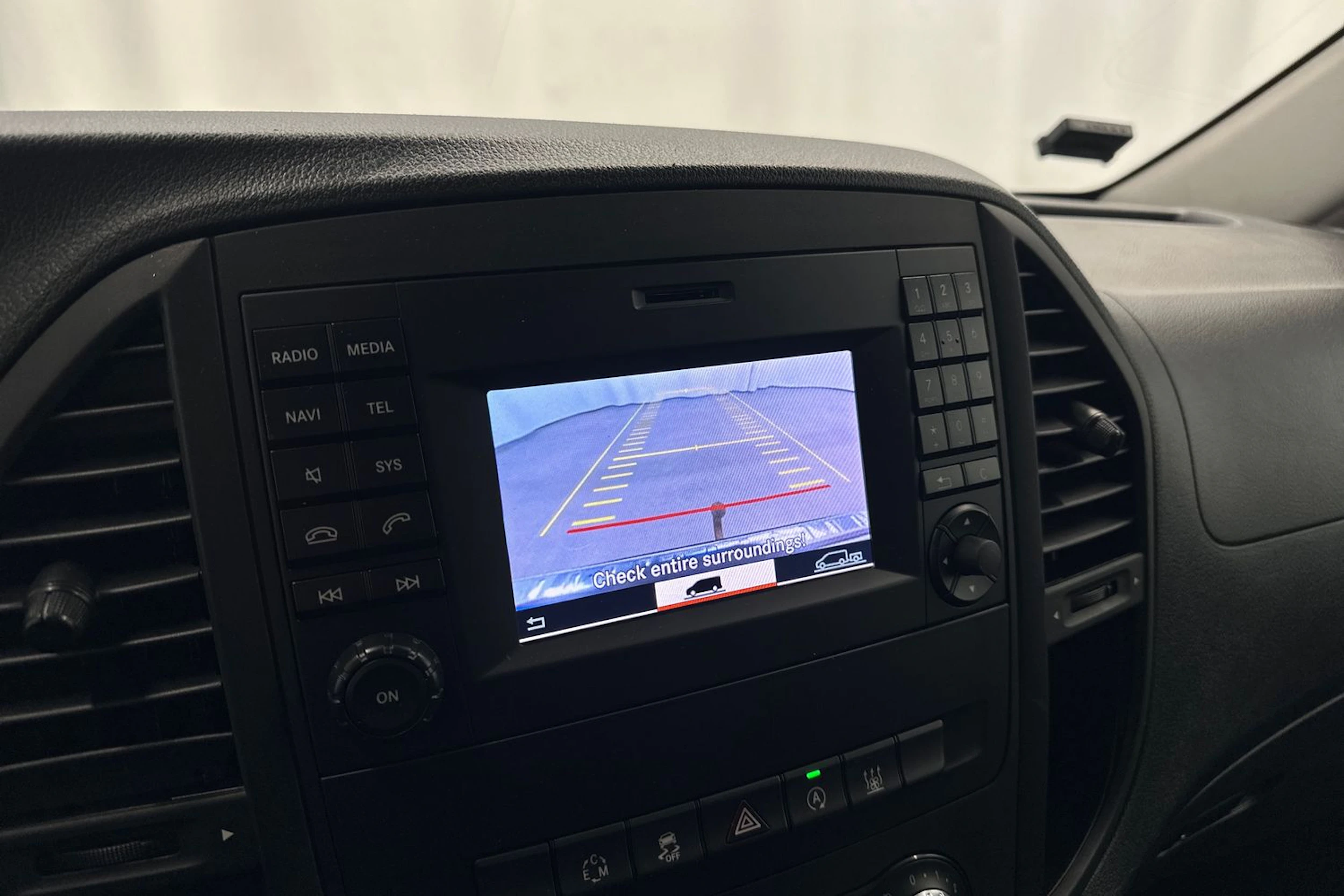 valkoinen Mercedes-Benz Vito 2019 kuva 20.