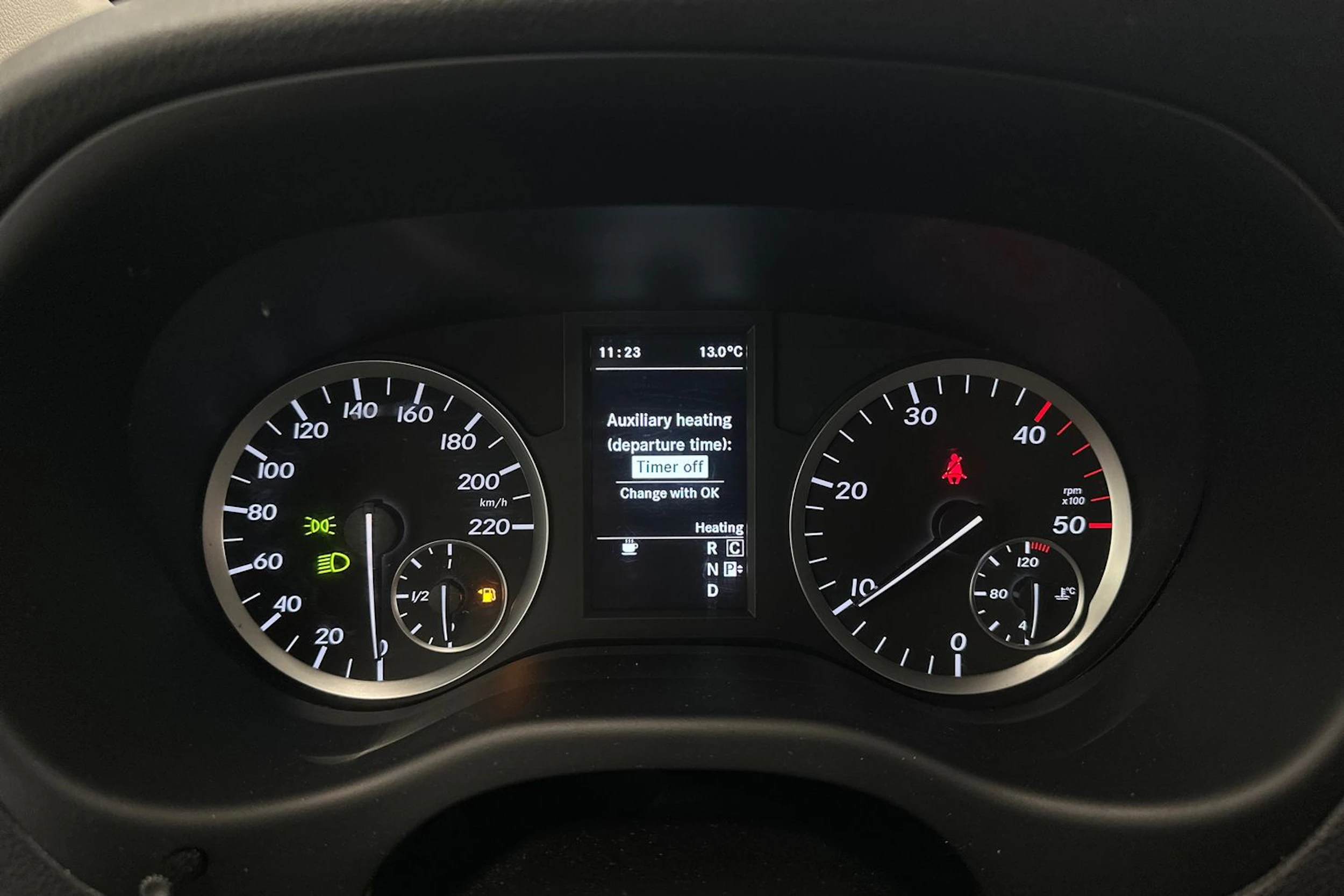 valkoinen Mercedes-Benz Vito 2019 kuva 24.