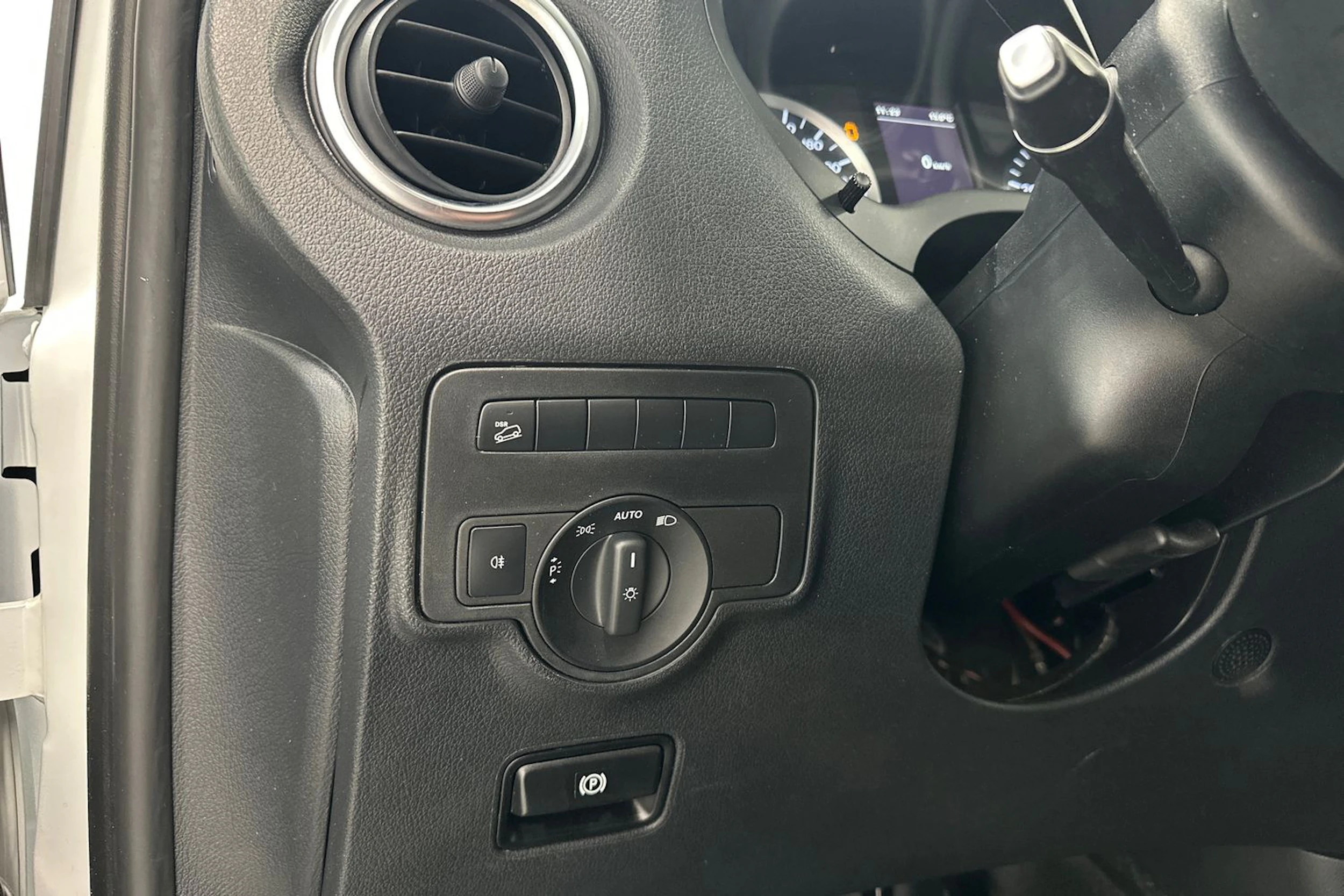 valkoinen Mercedes-Benz Vito 2019 kuva 25.