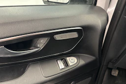 valkoinen Mercedes-Benz Vito 2019 kuva 26.