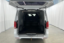 valkoinen Mercedes-Benz Vito 2019 kuva 29.