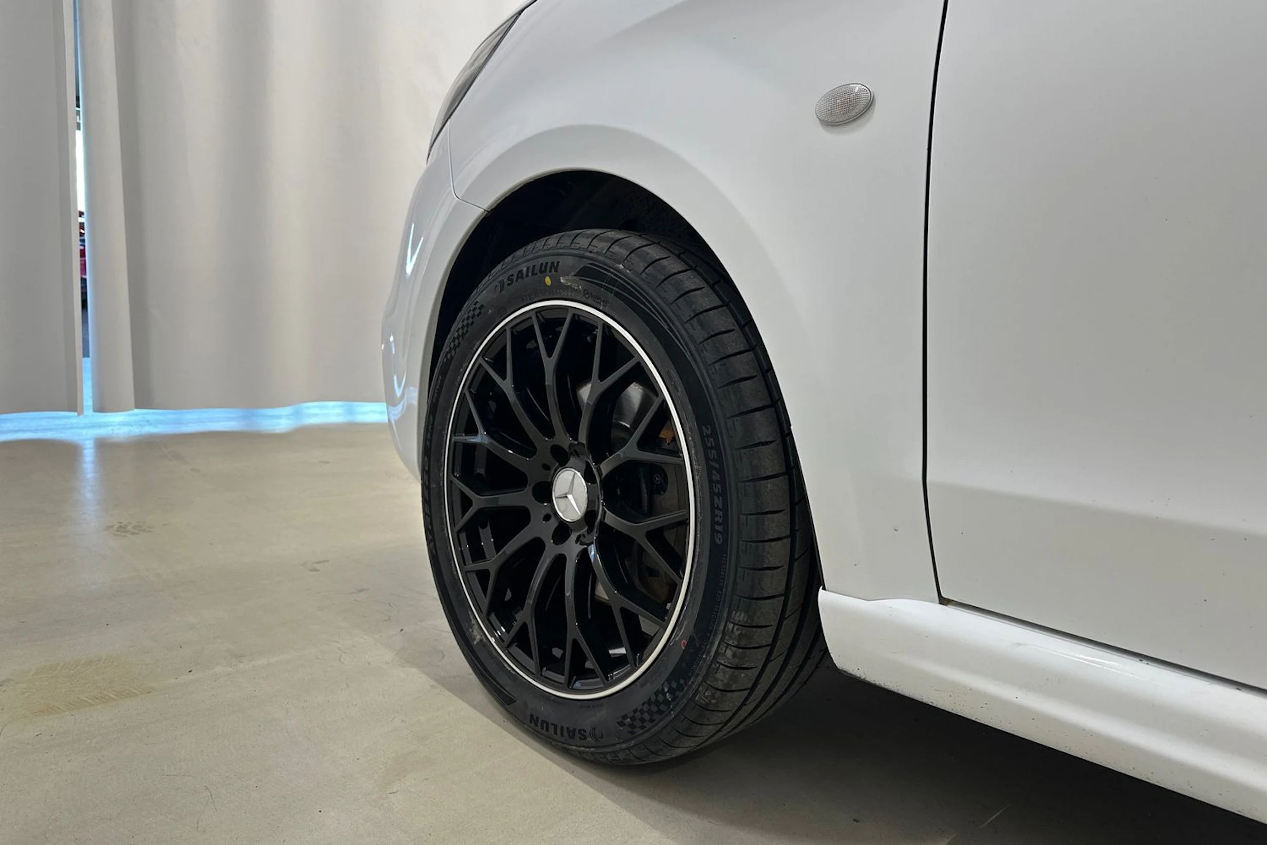 valkoinen Mercedes-Benz Vito 2019 kuva 30.