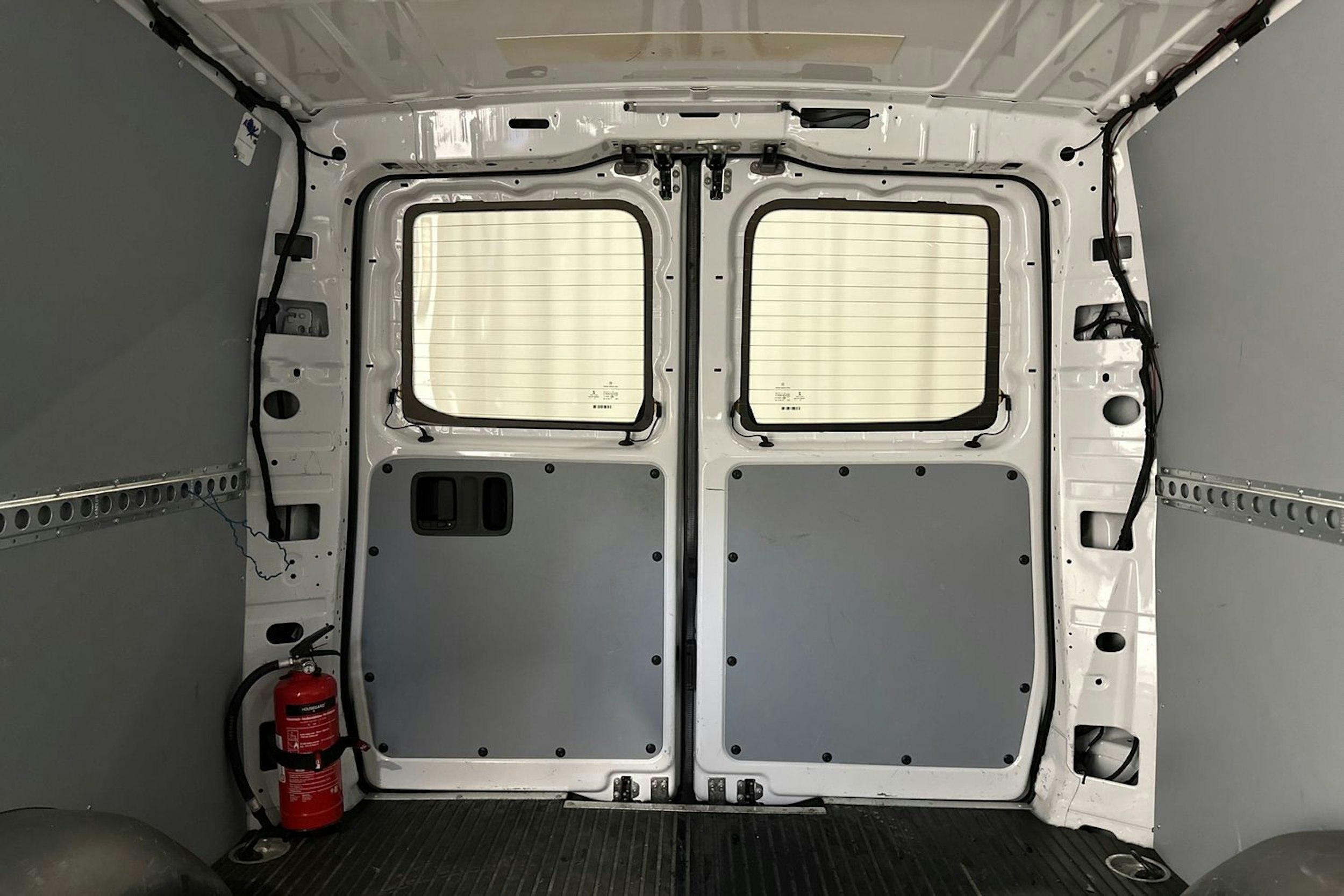 valkoinen Mercedes-Benz Vito 2019 kuva 18.