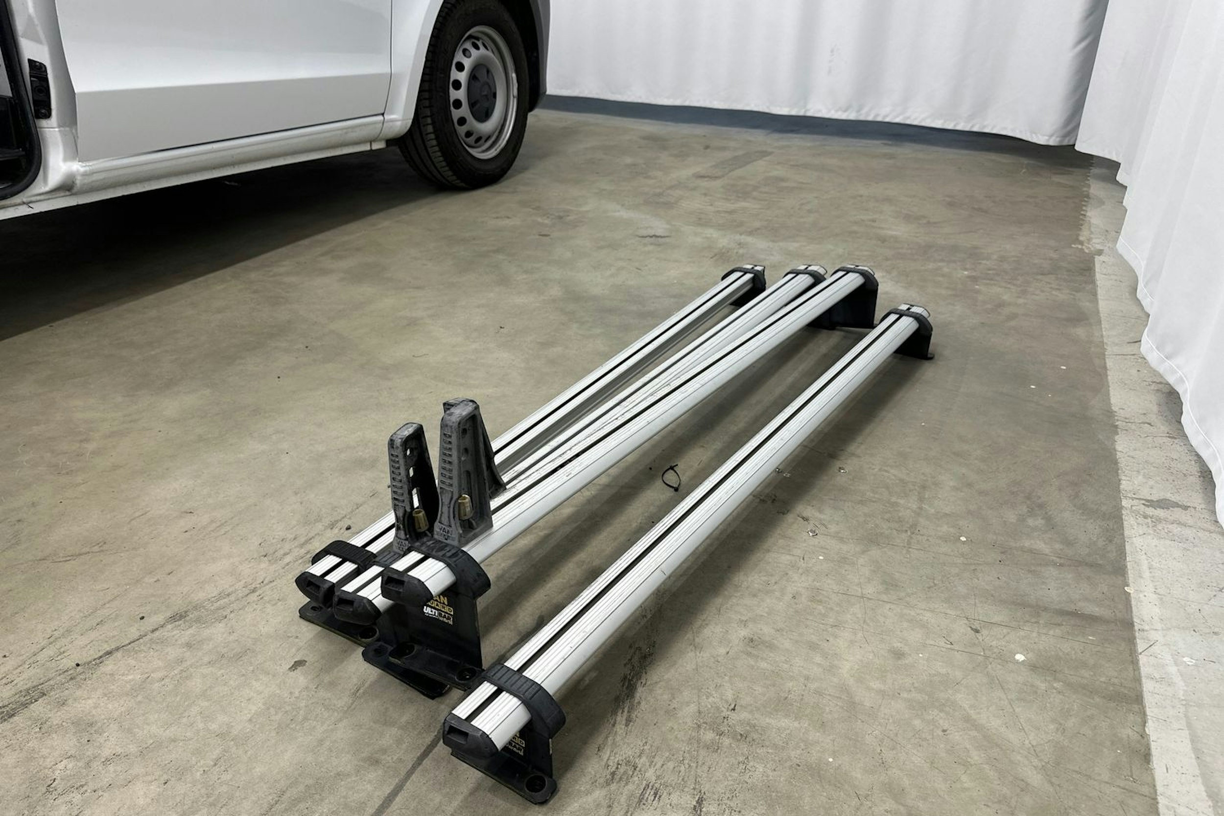 valkoinen Mercedes-Benz Vito 2019 kuva 21.