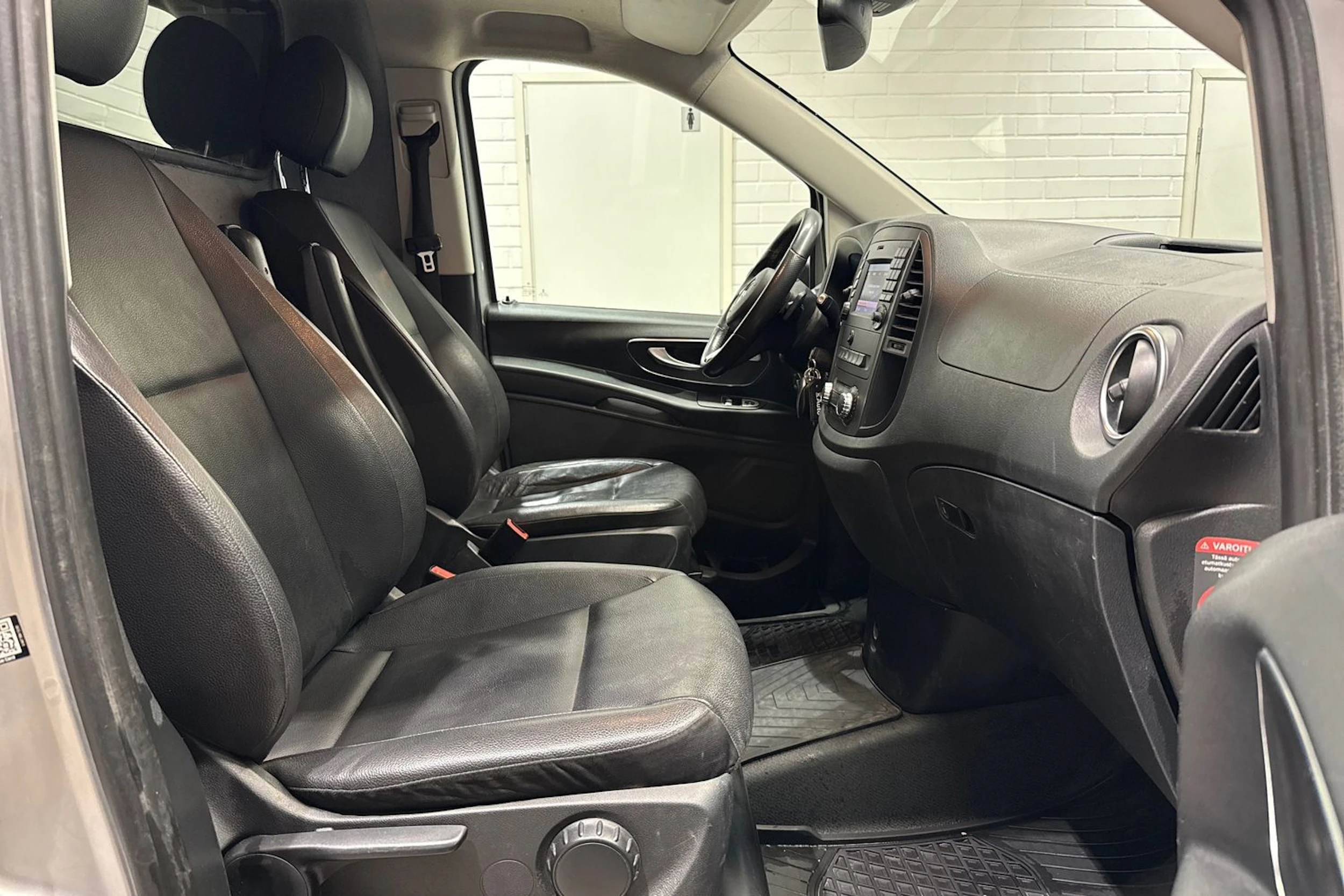 harmaa Mercedes-Benz Vito 2019 kuva 13.