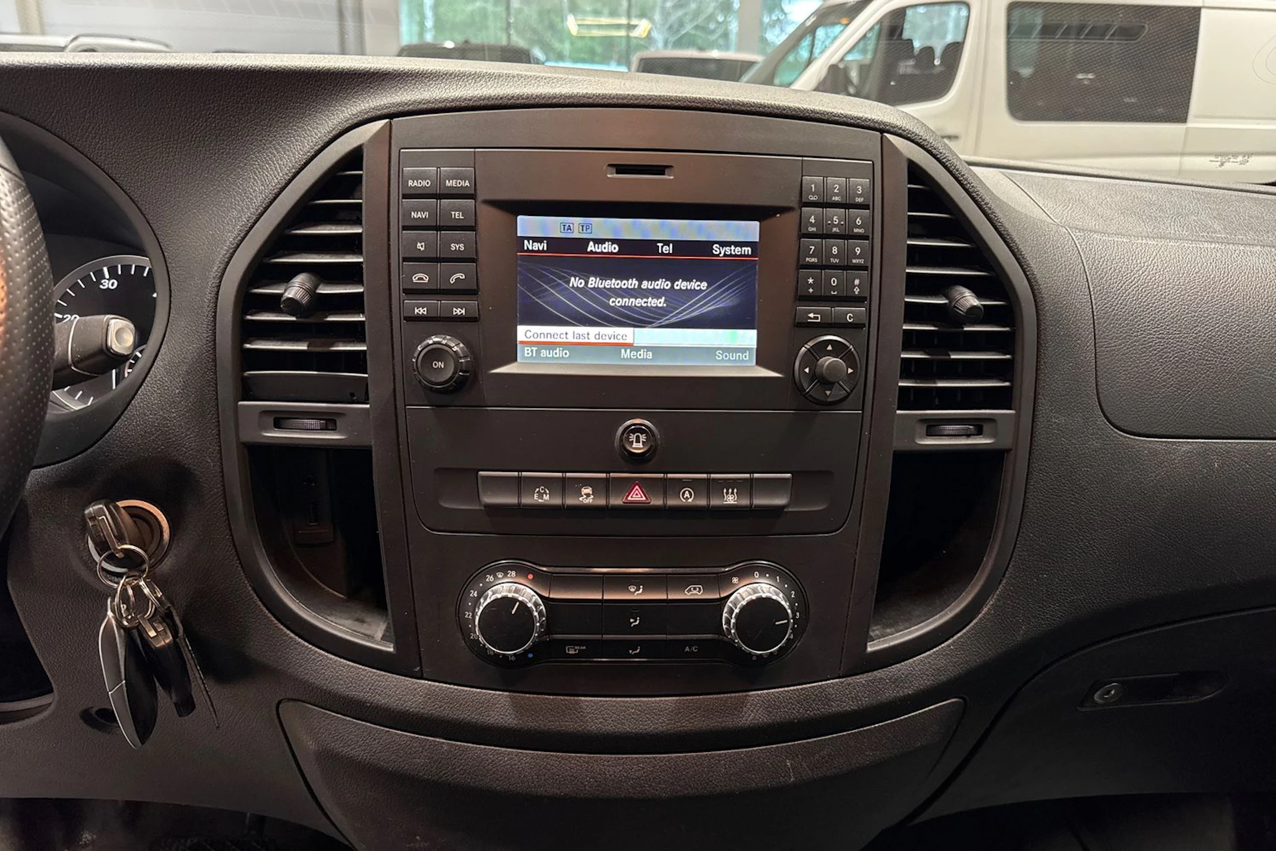 harmaa Mercedes-Benz Vito 2019 kuva 20.