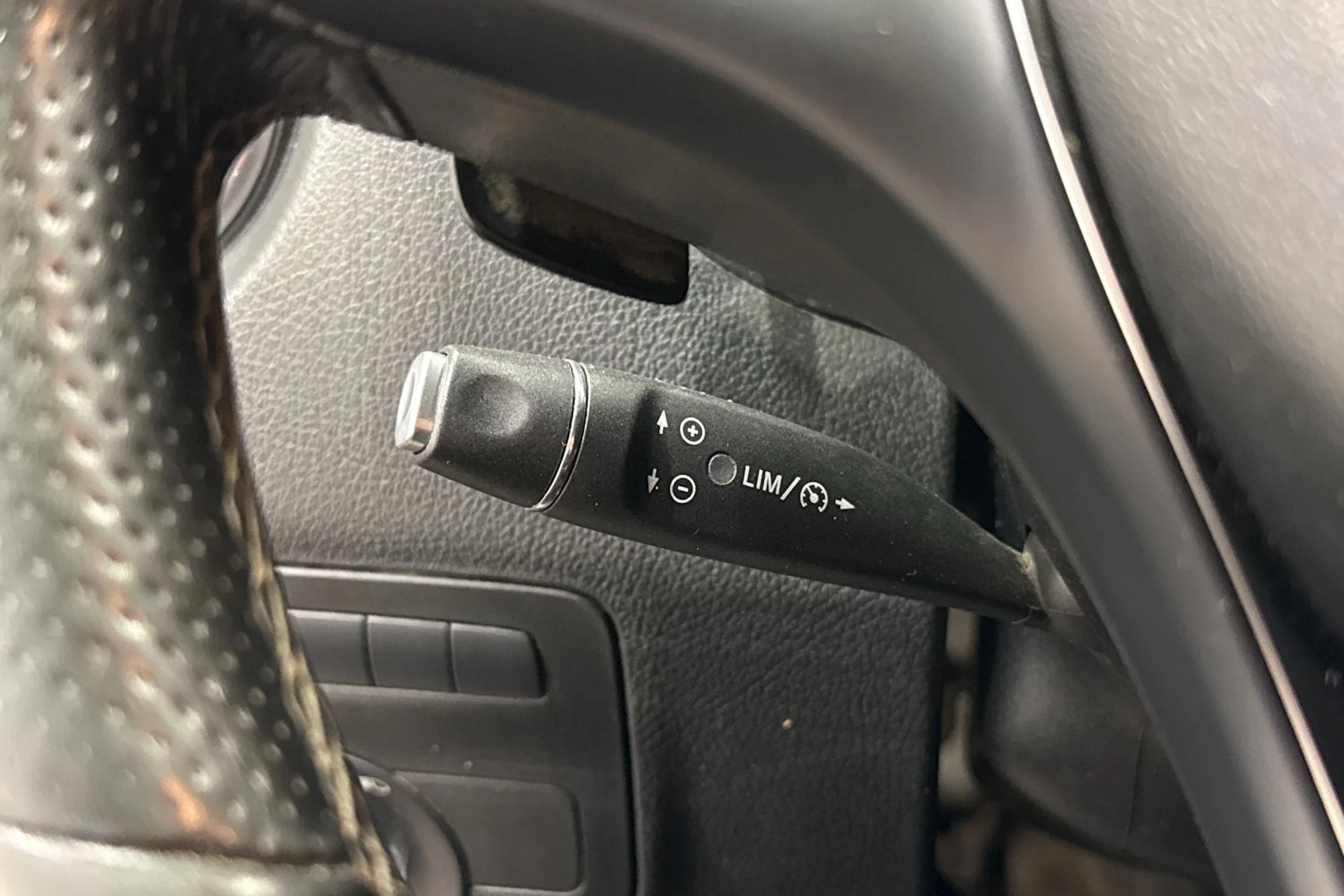 harmaa Mercedes-Benz Vito 2019 kuva 23.