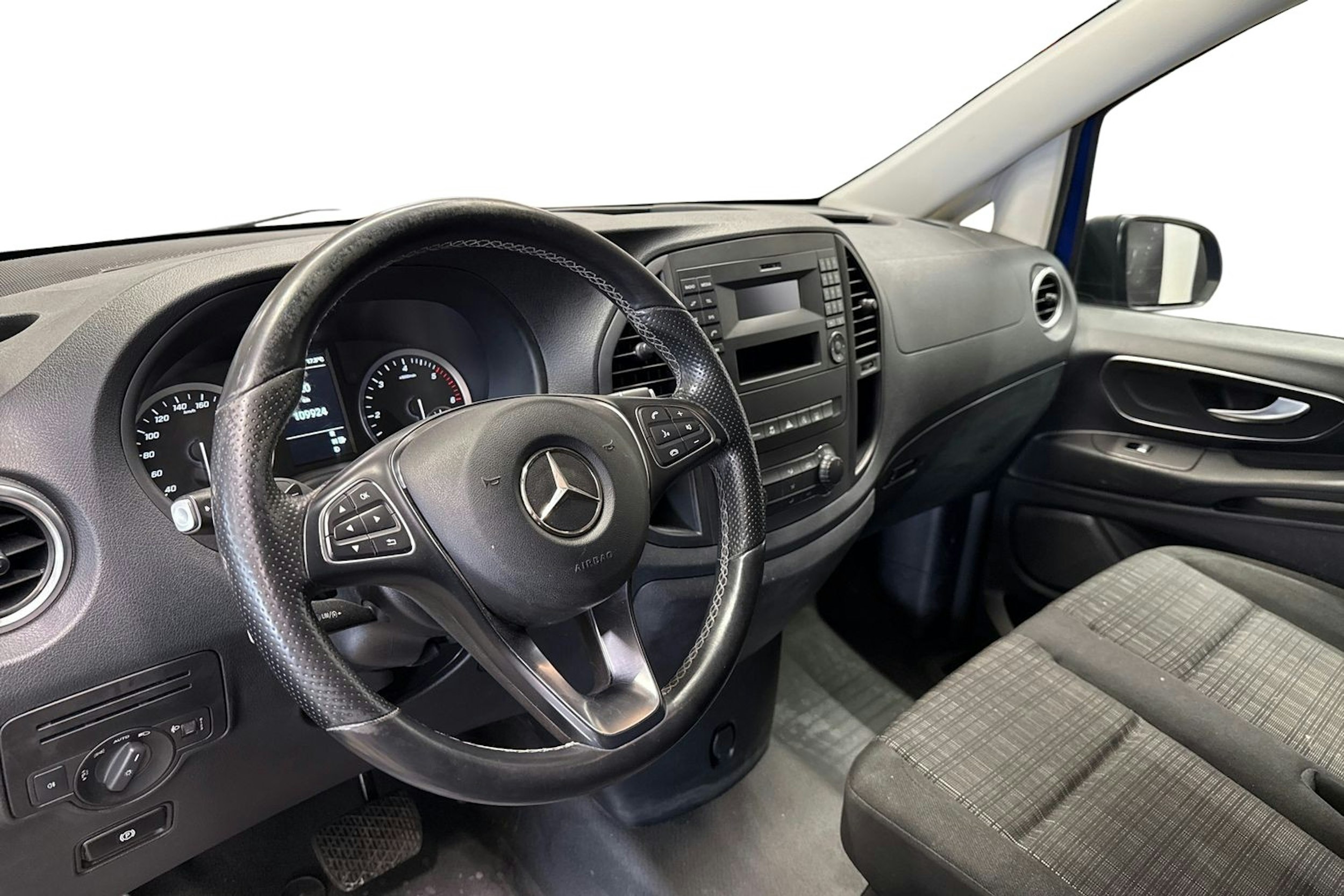 sininen Mercedes-Benz Vito 2020 kuva 9.