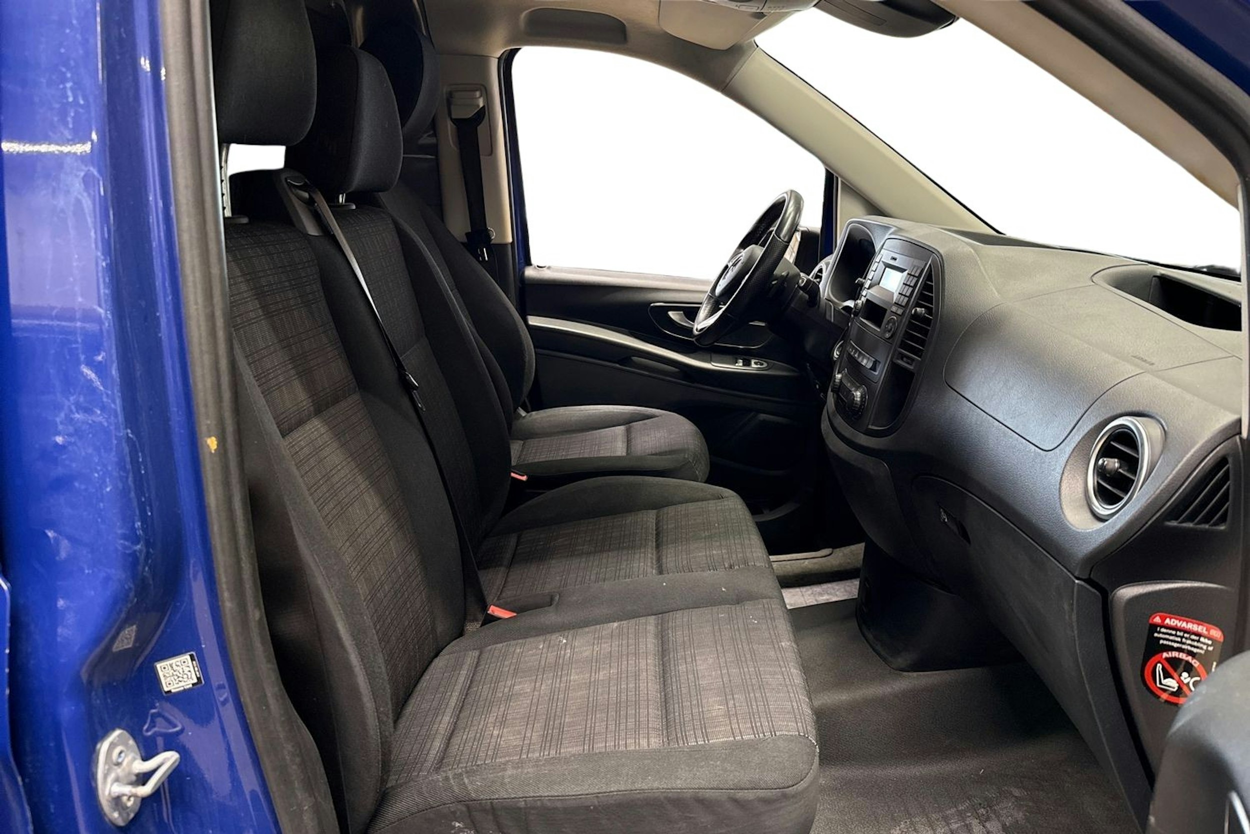 sininen Mercedes-Benz Vito 2020 kuva 10.