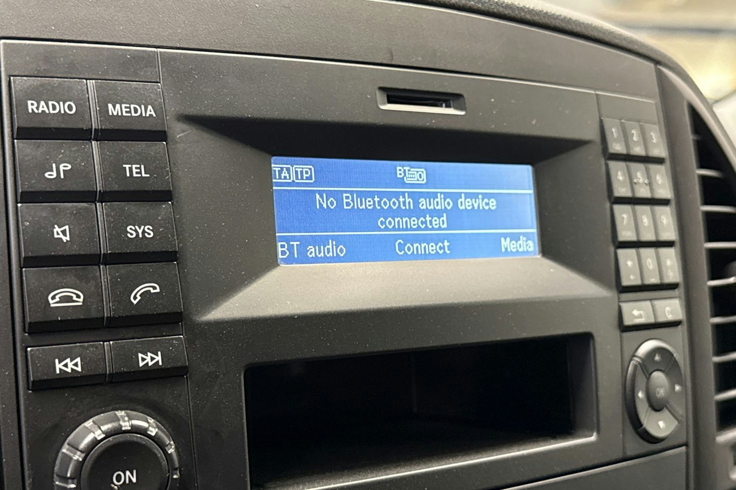sininen Mercedes-Benz Vito 2020 kuva 19.