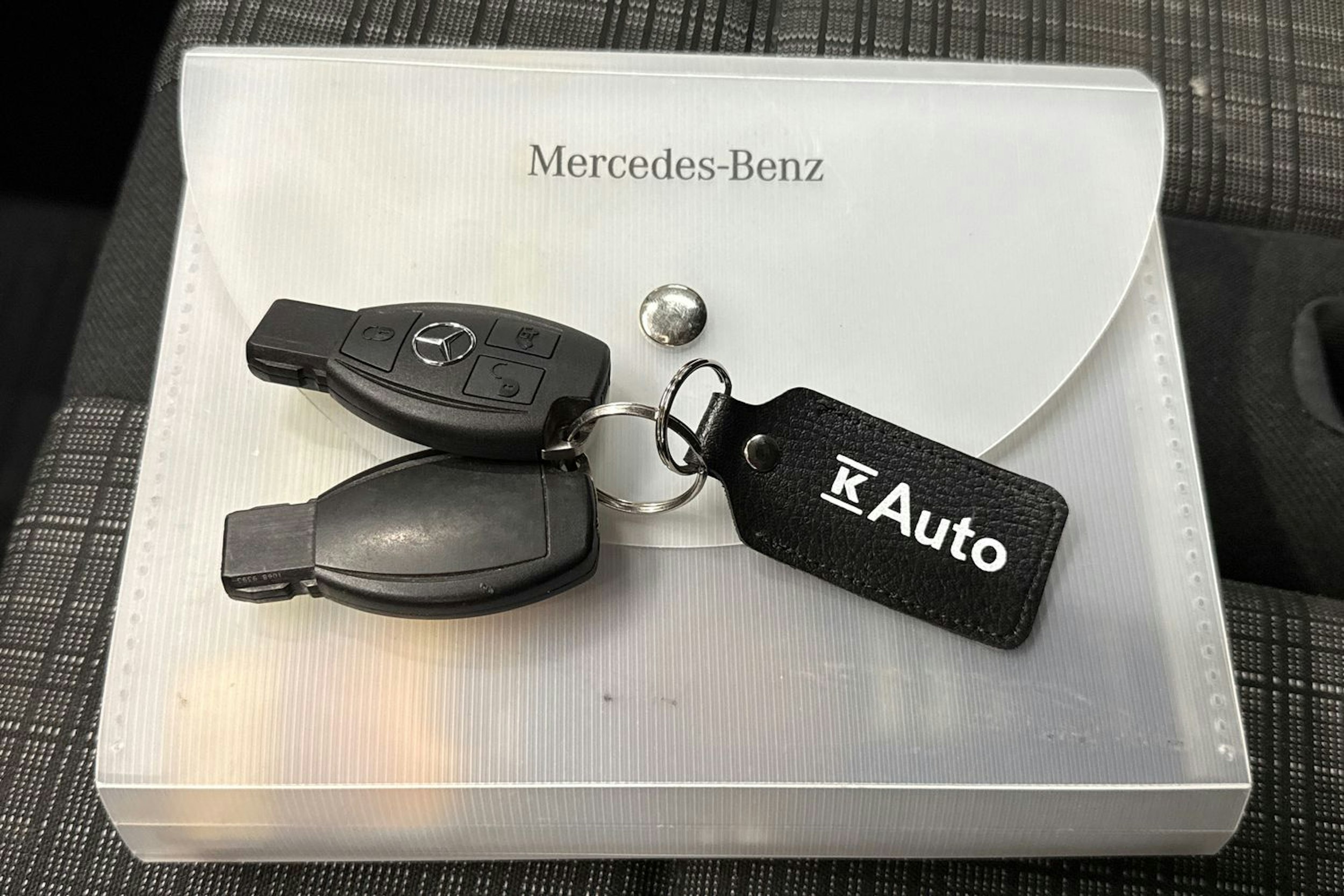 sininen Mercedes-Benz Vito 2020 kuva 24.