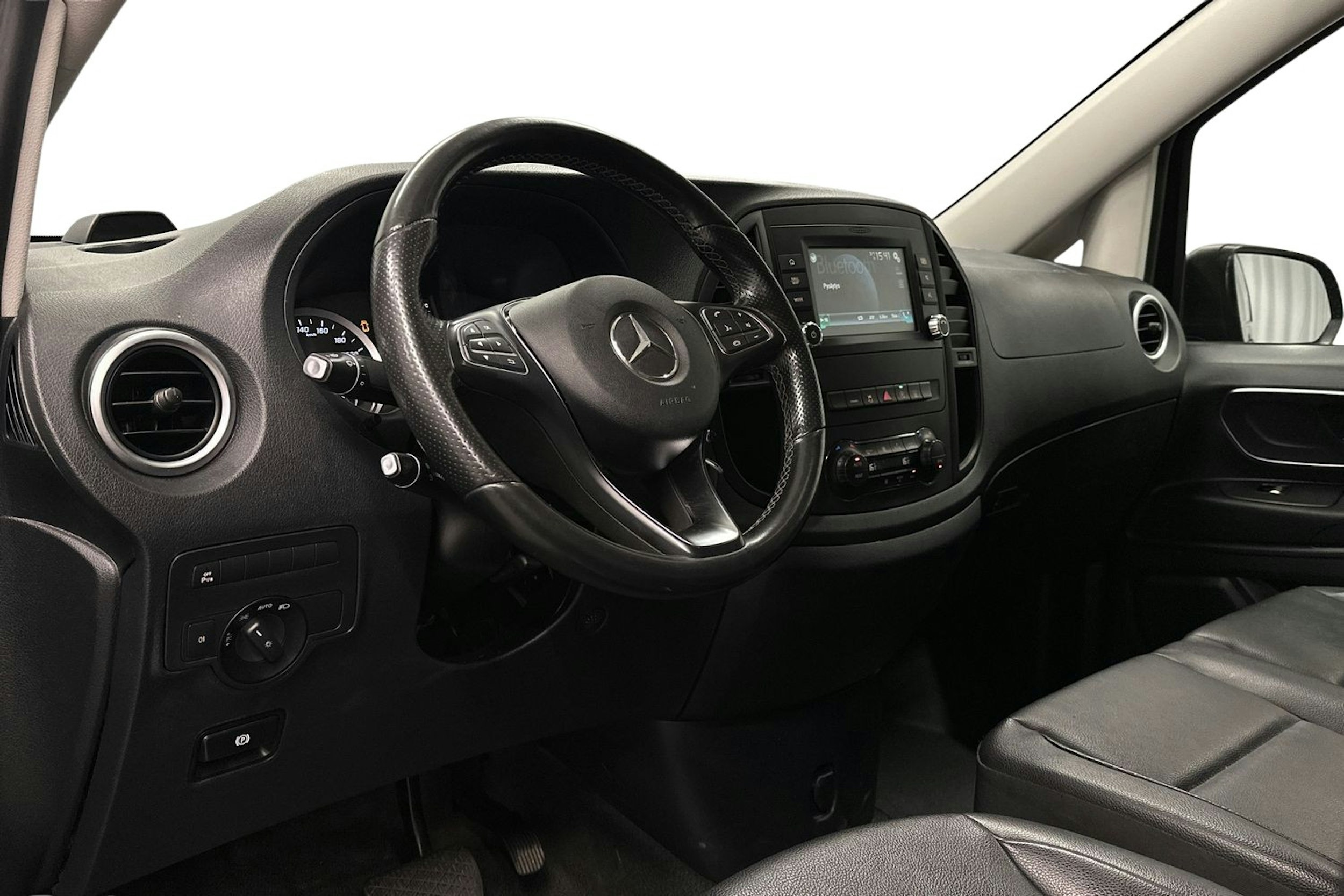 musta Mercedes-Benz Vito 2020 kuva 6.