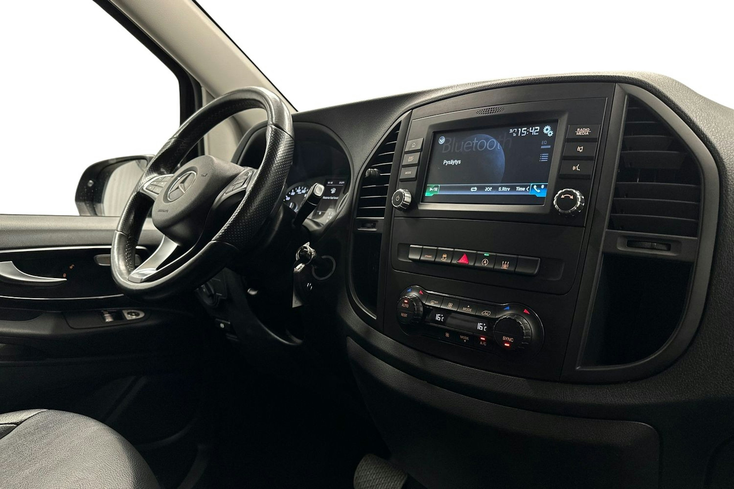 musta Mercedes-Benz Vito 2020 kuva 7.