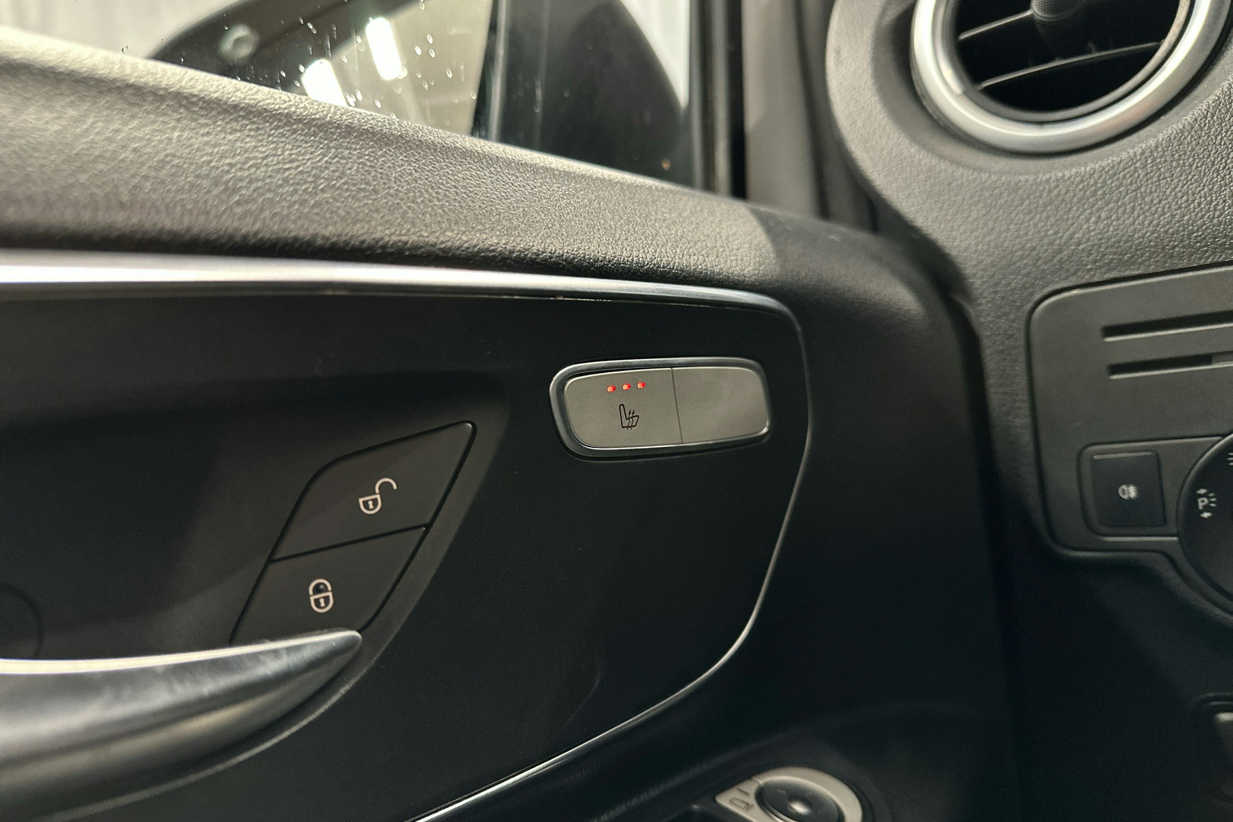 valkoinen Mercedes-Benz Vito 2020 kuva 14.