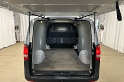valkoinen Mercedes-Benz Vito 2020 kuva 16.