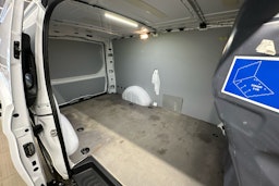 valkoinen Mercedes-Benz Vito 2020 kuva 17.