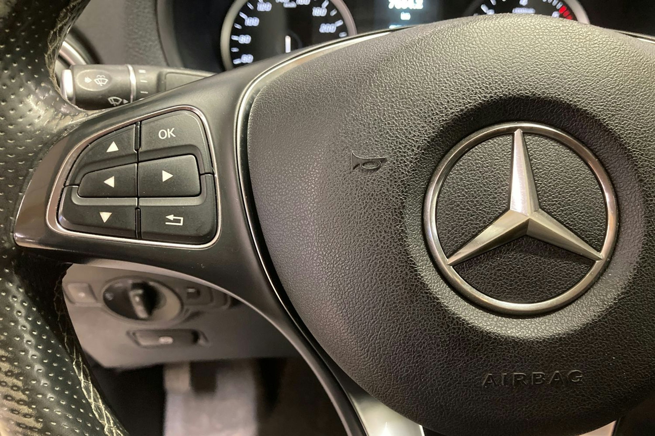 valkoinen Mercedes-Benz Vito 2020 kuva 19.