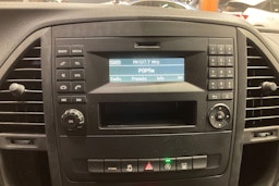 valkoinen Mercedes-Benz Vito 2020 kuva 21.