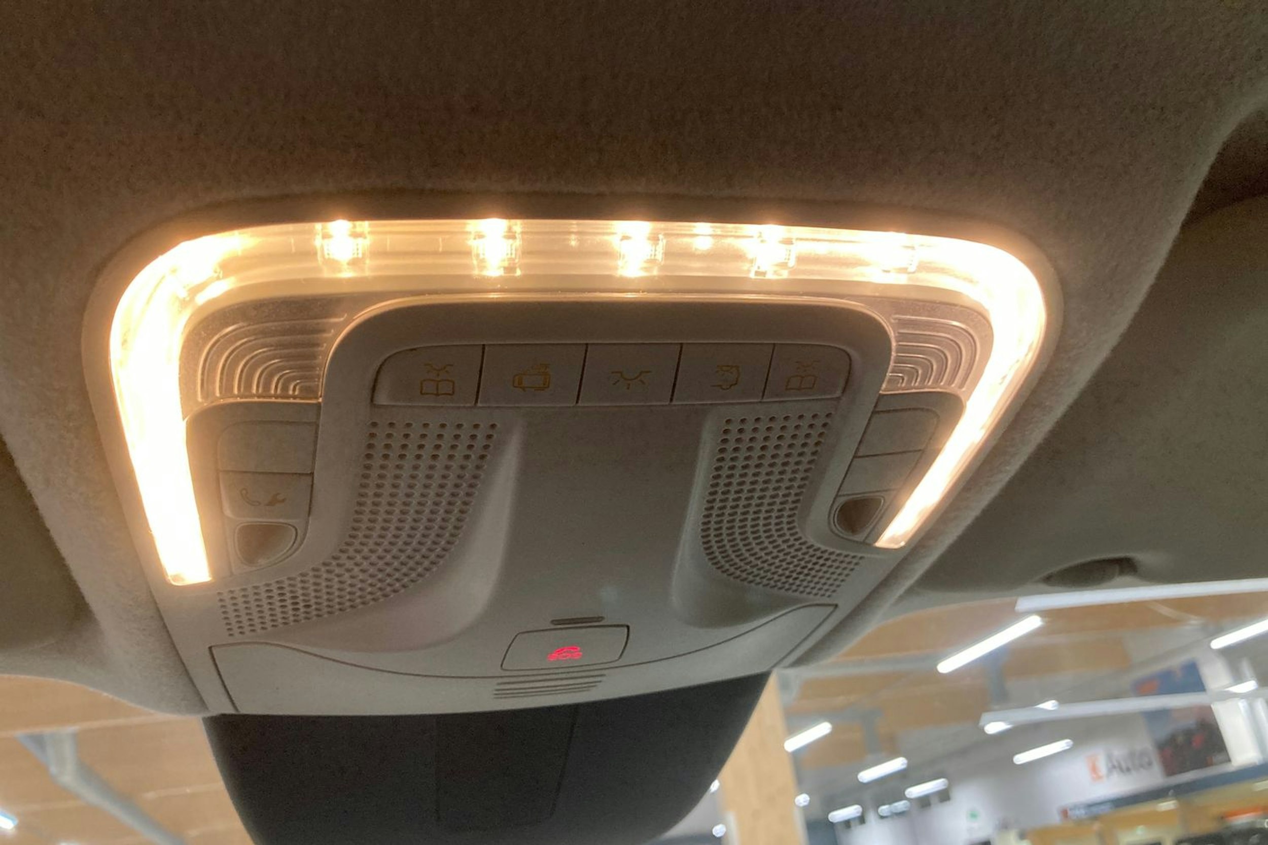 valkoinen Mercedes-Benz Vito 2020 kuva 24.