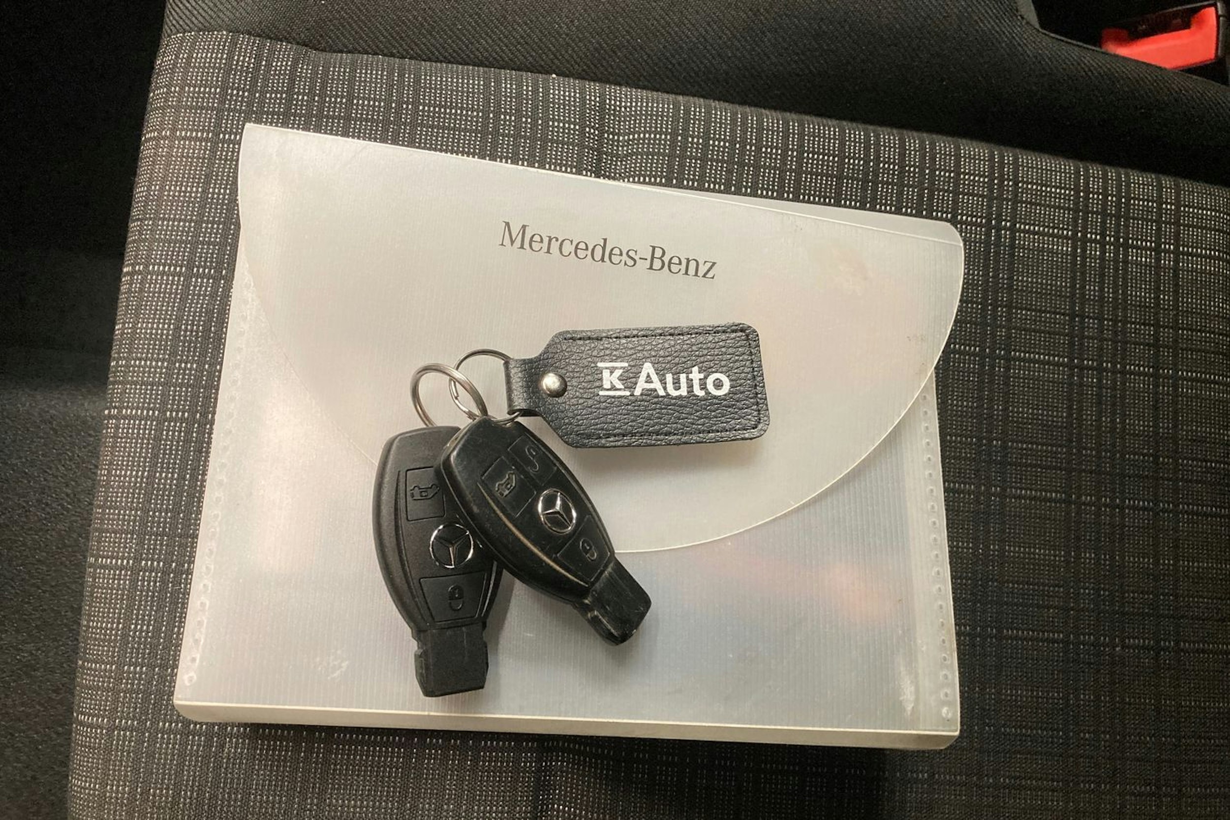 valkoinen Mercedes-Benz Vito 2020 kuva 26.