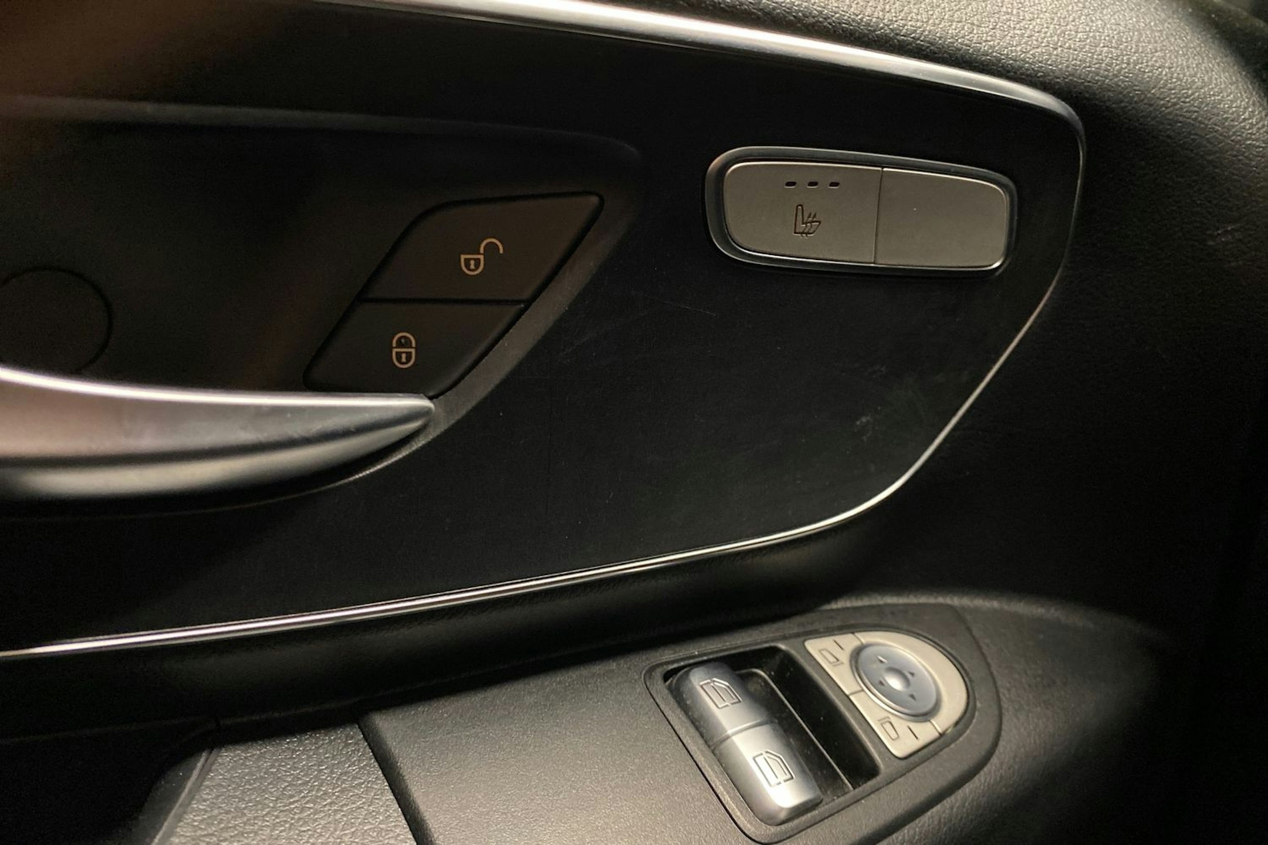 valkoinen Mercedes-Benz Vito 2020 kuva 22.