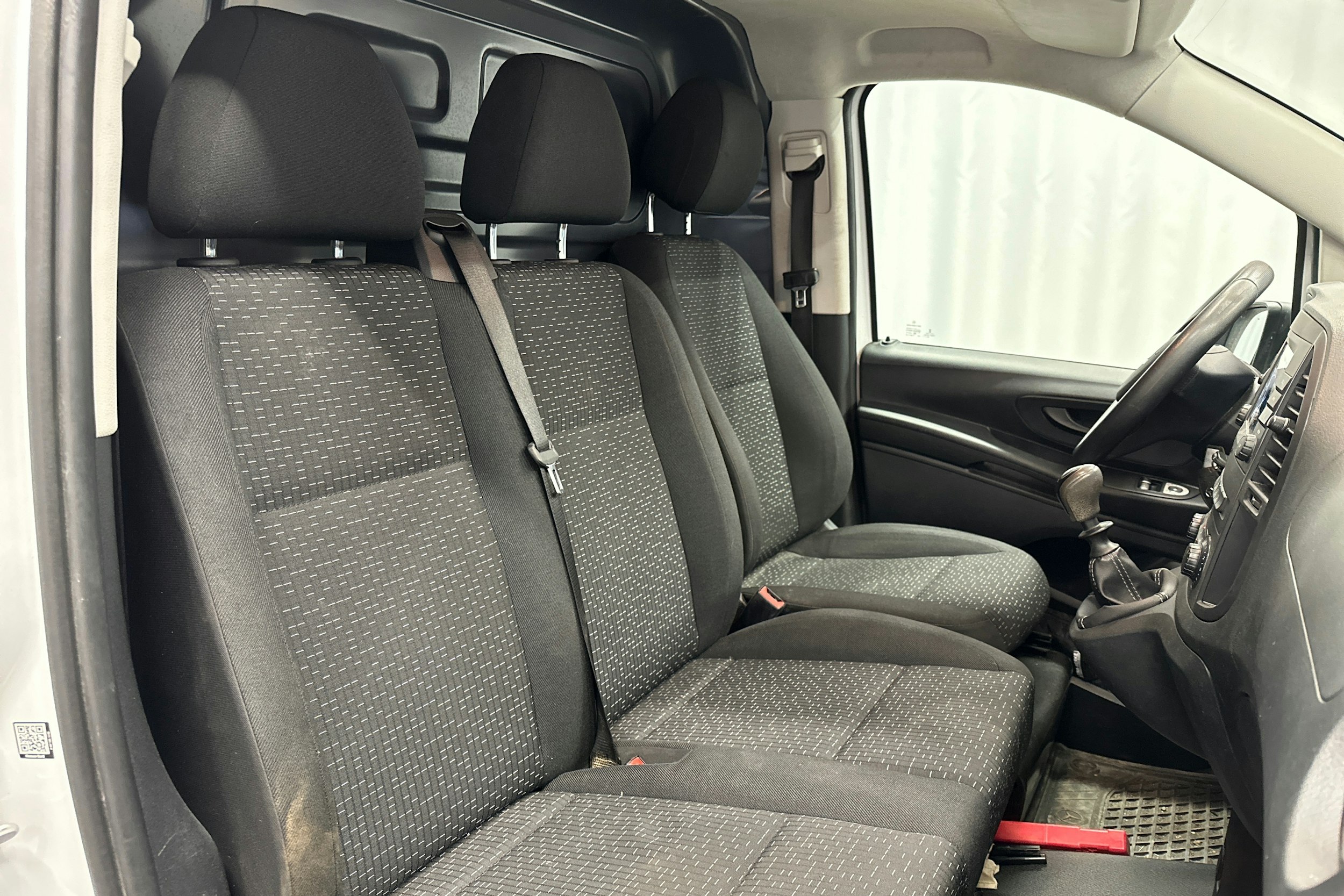 valkoinen Mercedes-Benz Vito 2020 kuva 14.