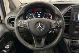 valkoinen Mercedes-Benz Vito 2020 kuva 15.