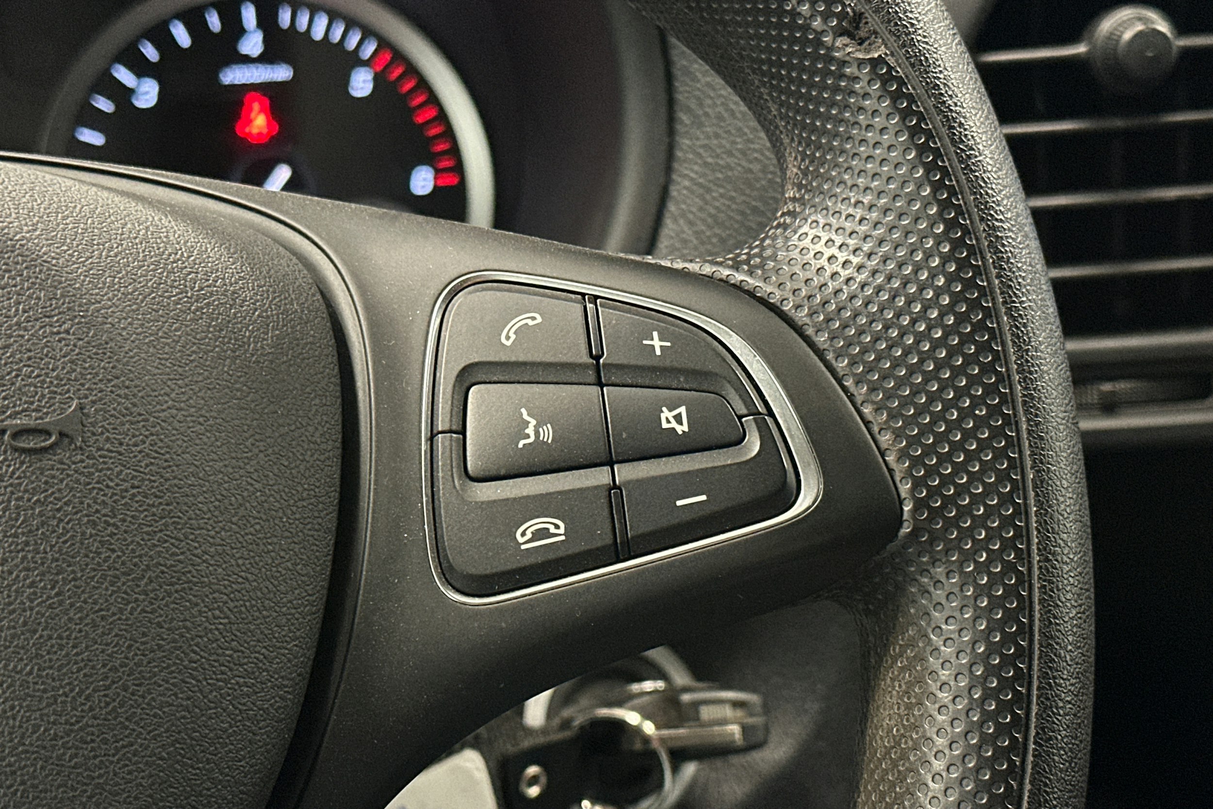 valkoinen Mercedes-Benz Vito 2020 kuva 17.