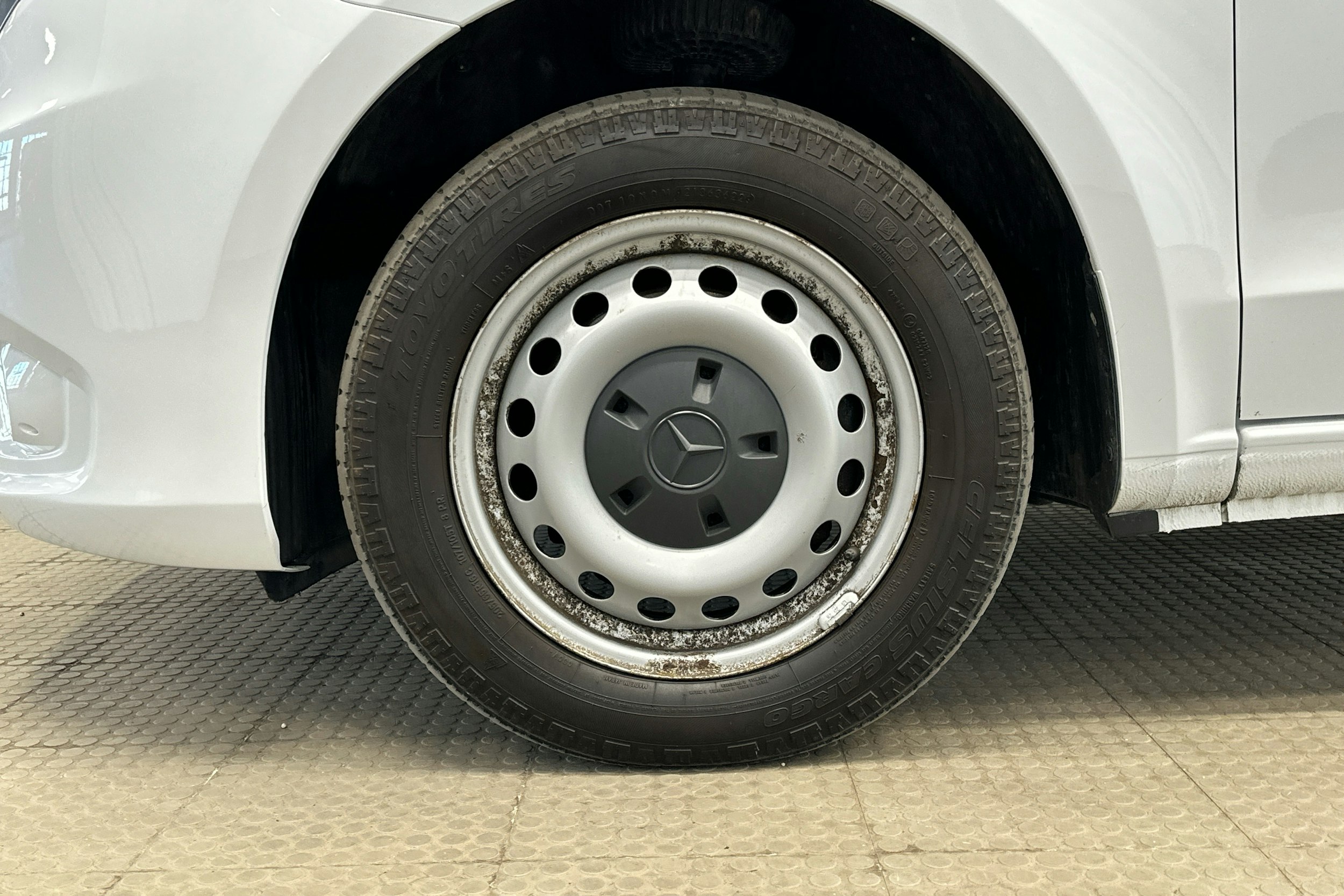valkoinen Mercedes-Benz Vito 2020 kuva 9.