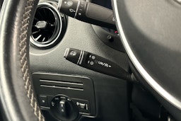 valkoinen Mercedes-Benz Vito 2020 kuva 11.
